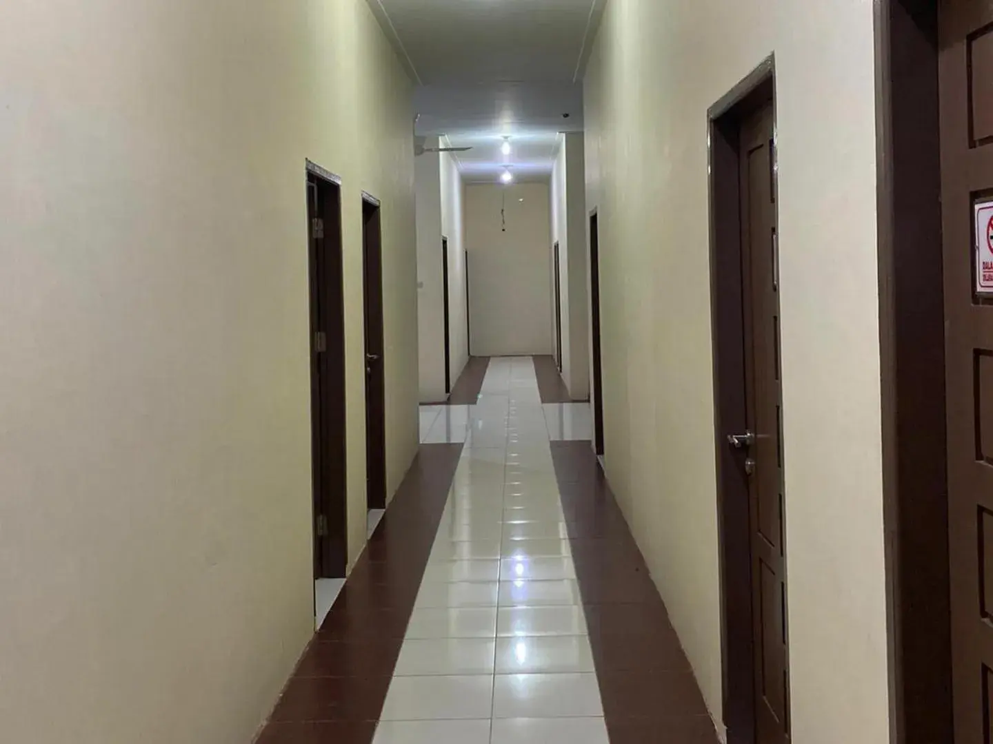 Twin Room in Pondok Indah Syariah near Suzuya Mall Langsa RedPartner Twin Room in Pondok Indah Syariah near Suzuya Mall Langsa RedPartner