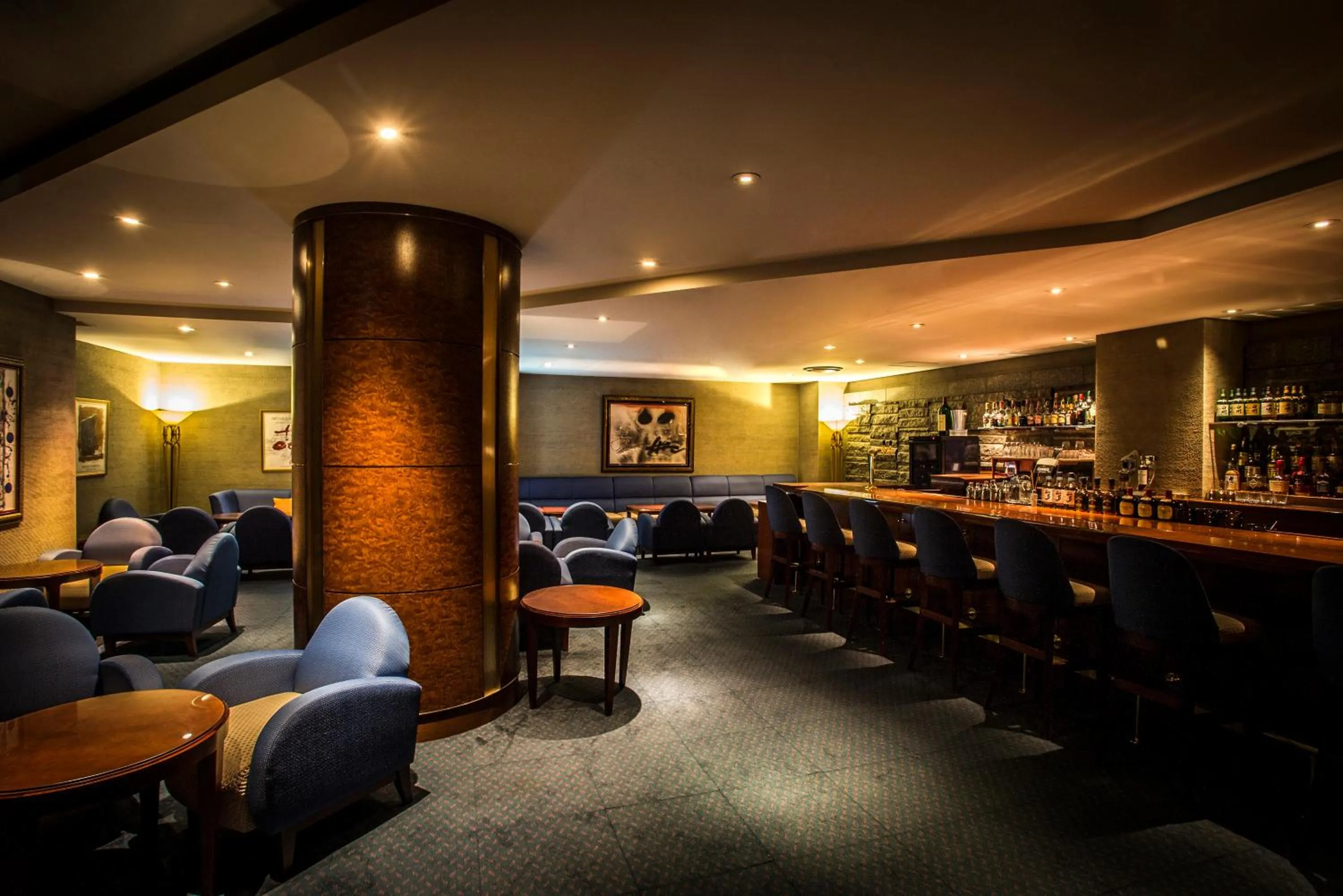 Lounge or bar in Hotel Hanshin Osaka