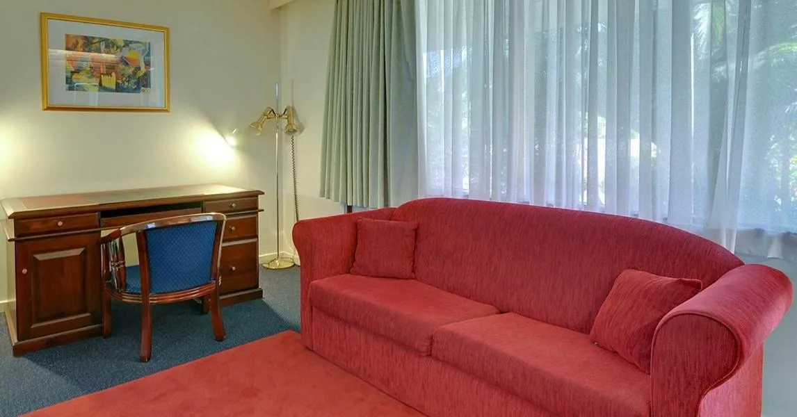 Living room in Cedar Lodge Motel