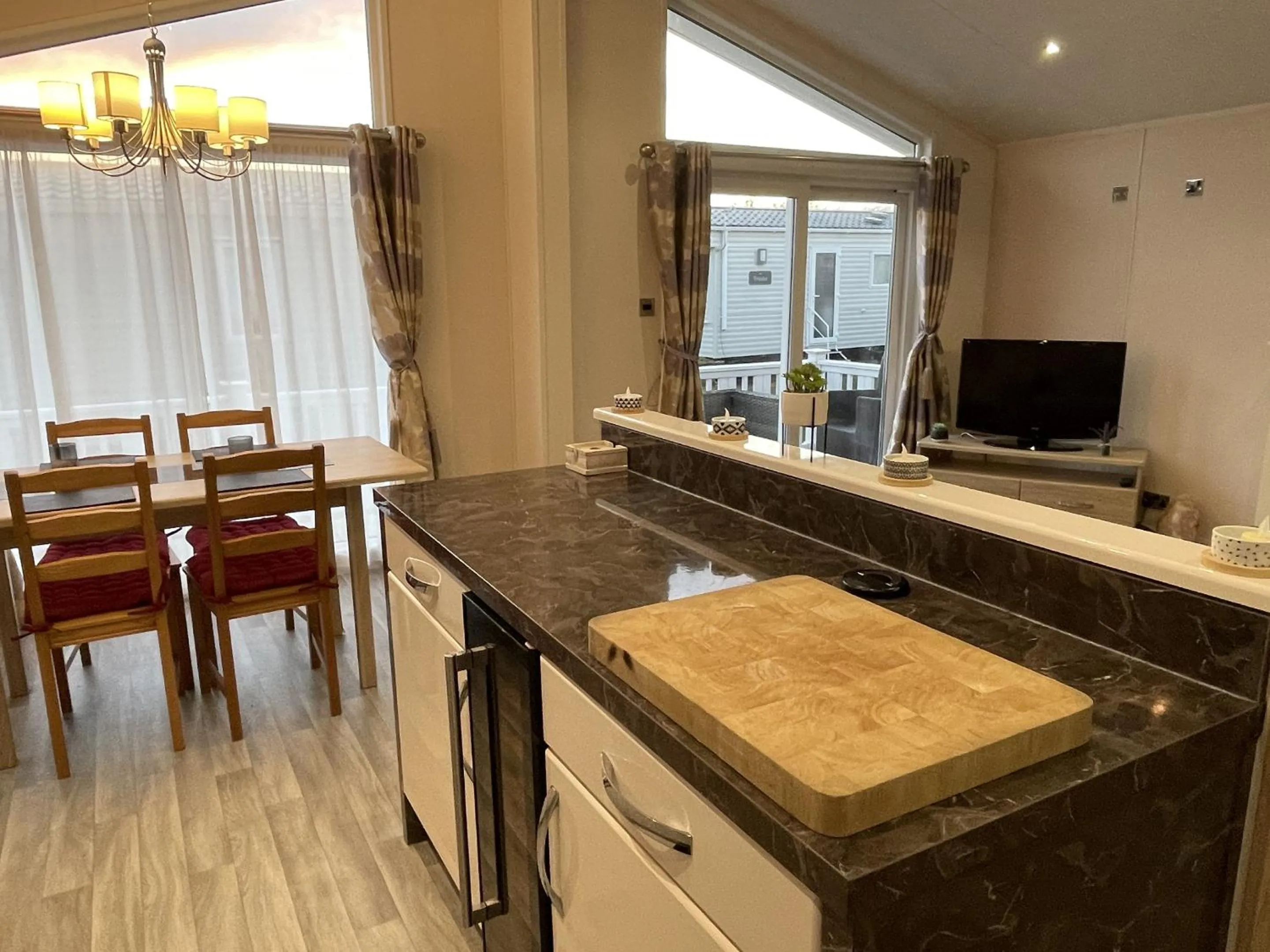 Kitchen or kitchenette in Romney Lodge