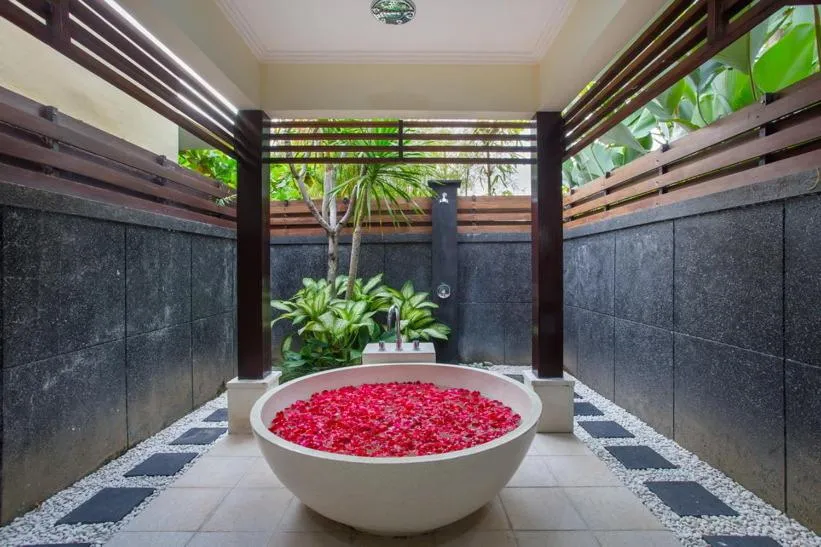 Bathroom in Tiga Samudra Villa