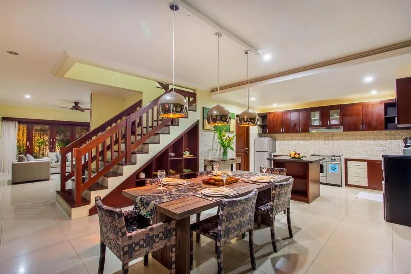 Dining area in Tiga Samudra Villa