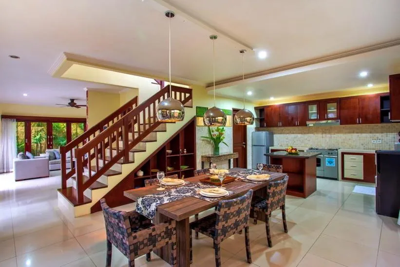 Dining area in Tiga Samudra Villa