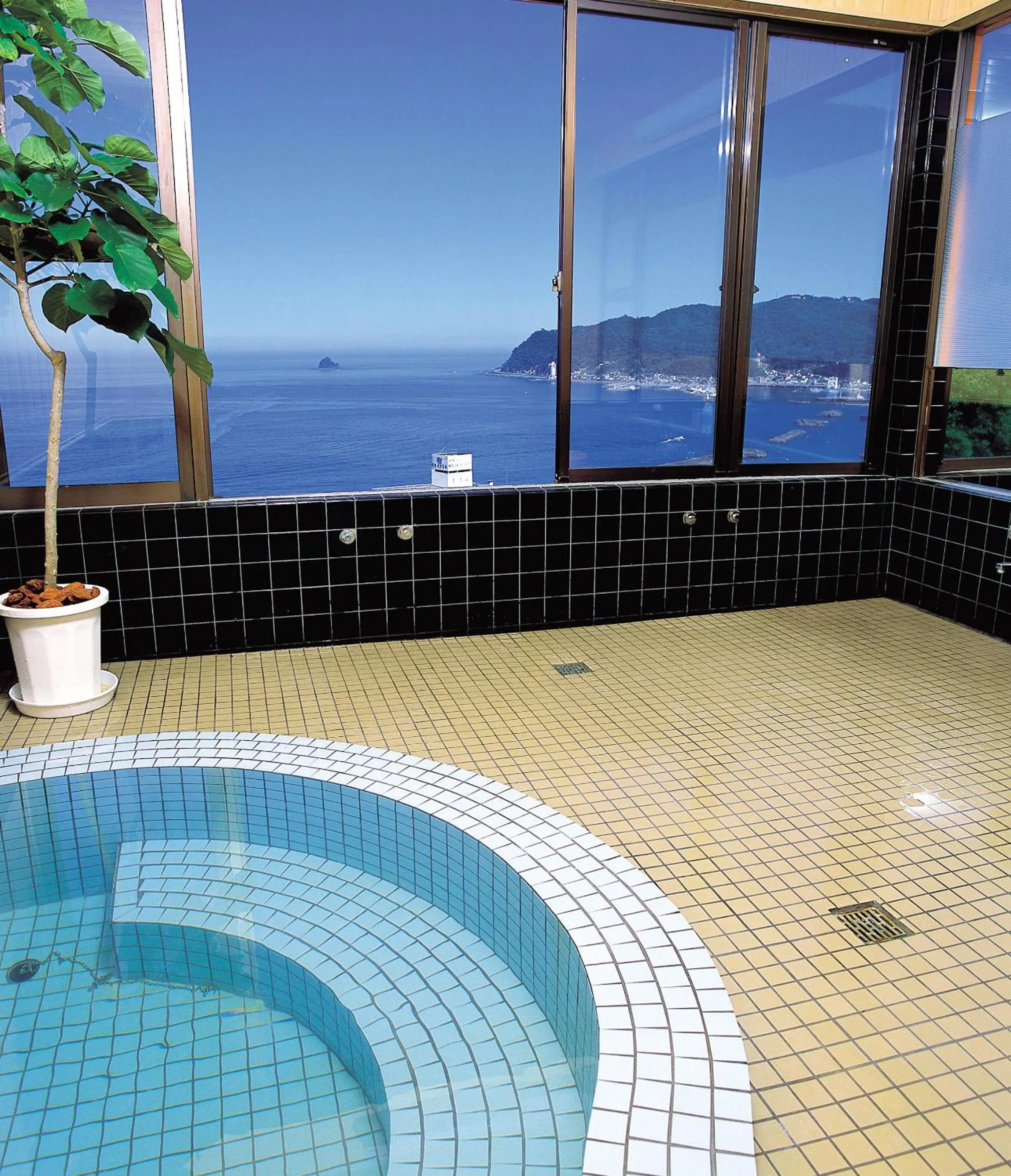 Hot Spring Bath in Beach Commune Simploose (Adult Only)