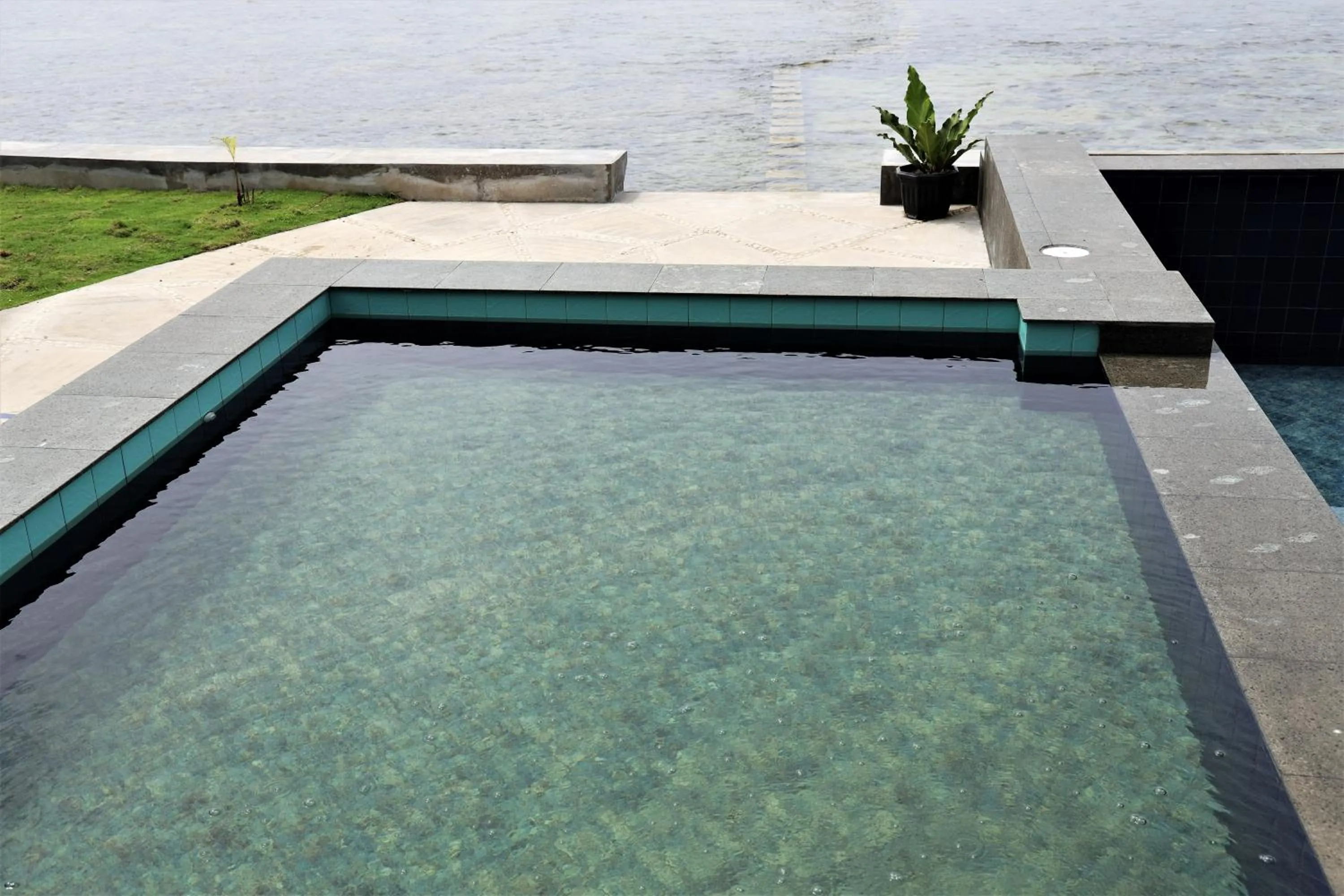 Swimming pool in Grace Wave Resort