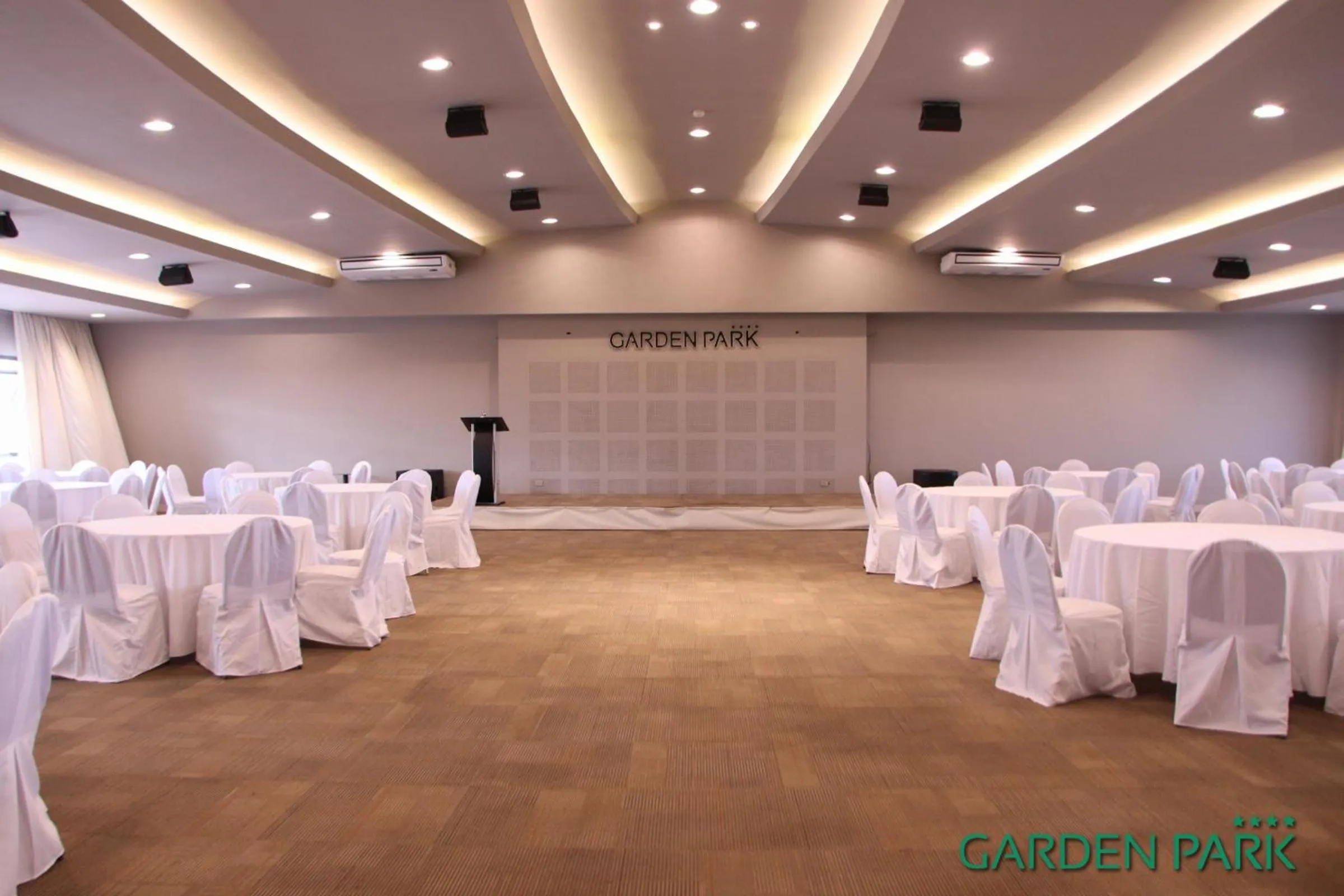 Banquet/Function facilities in Garden Park Hotel
