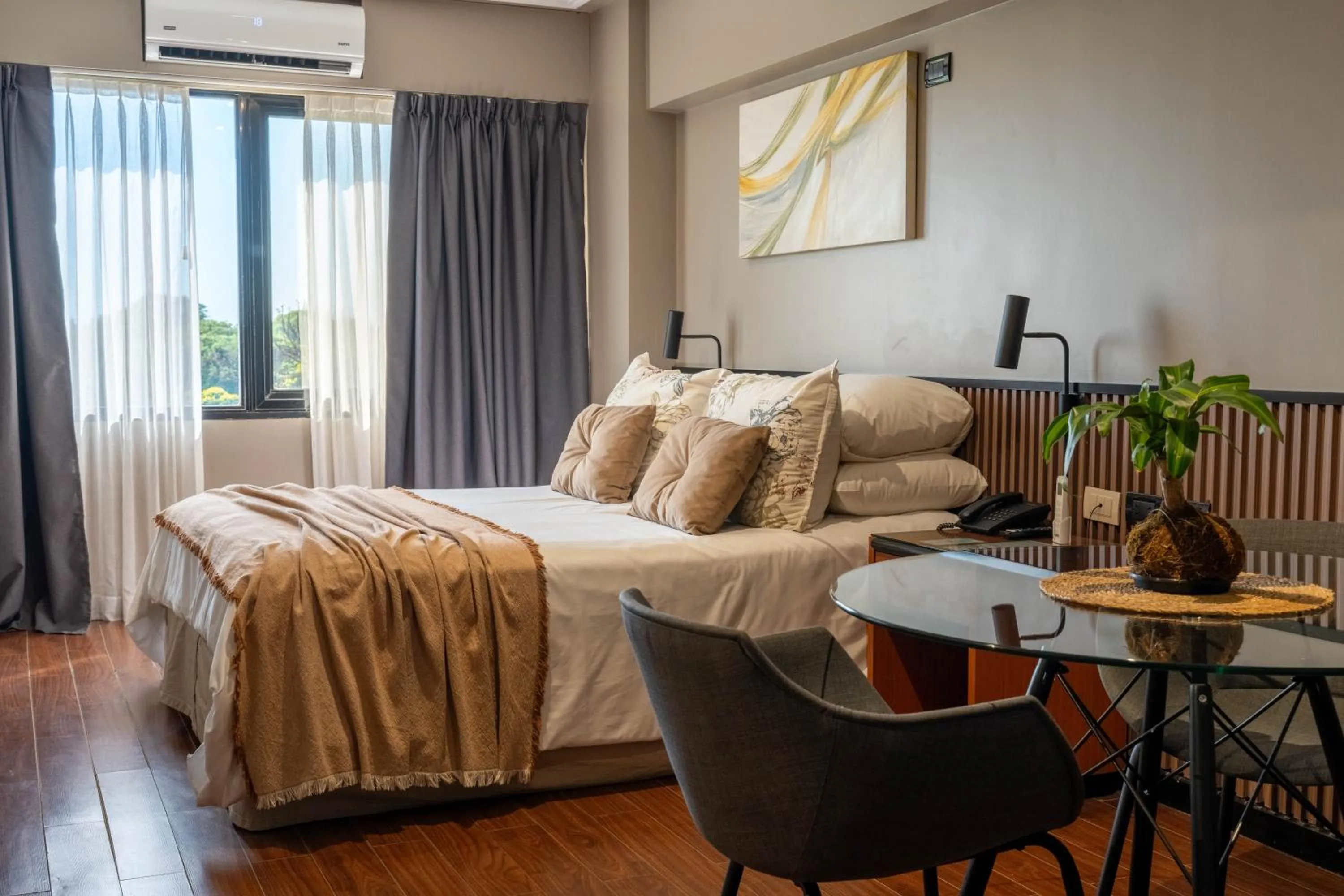 Bedroom, Bed in Garden Park Hotel