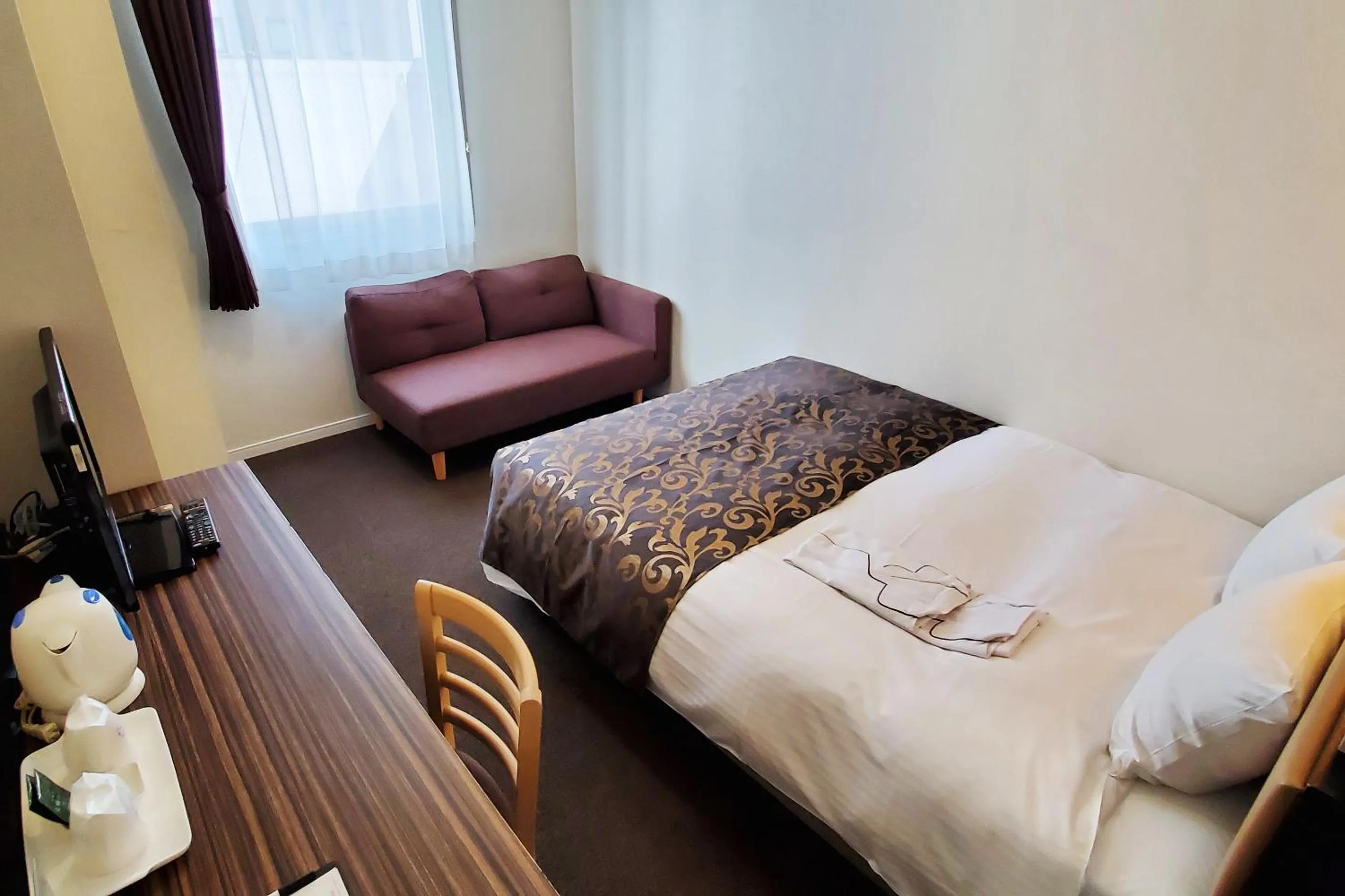 Bed in Tachikawa Regent Hotel