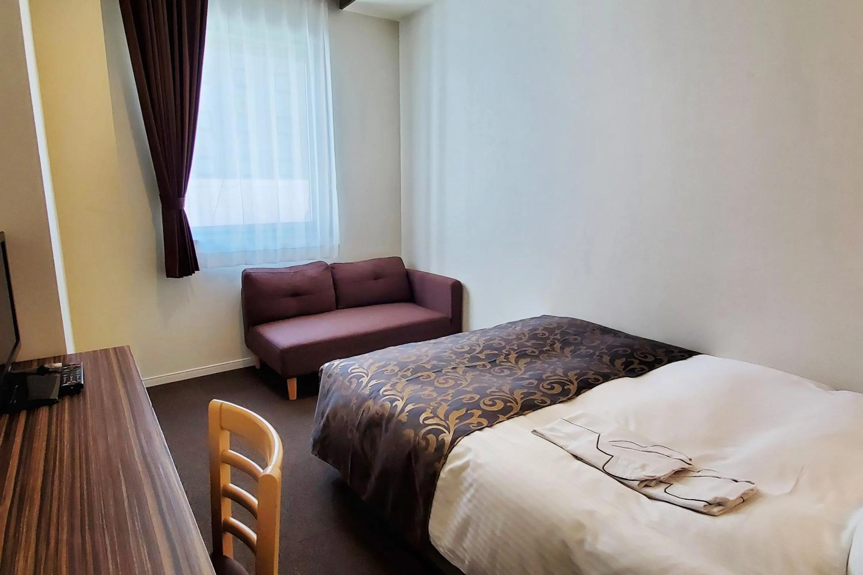 Bedroom, Bed in Tachikawa Regent Hotel