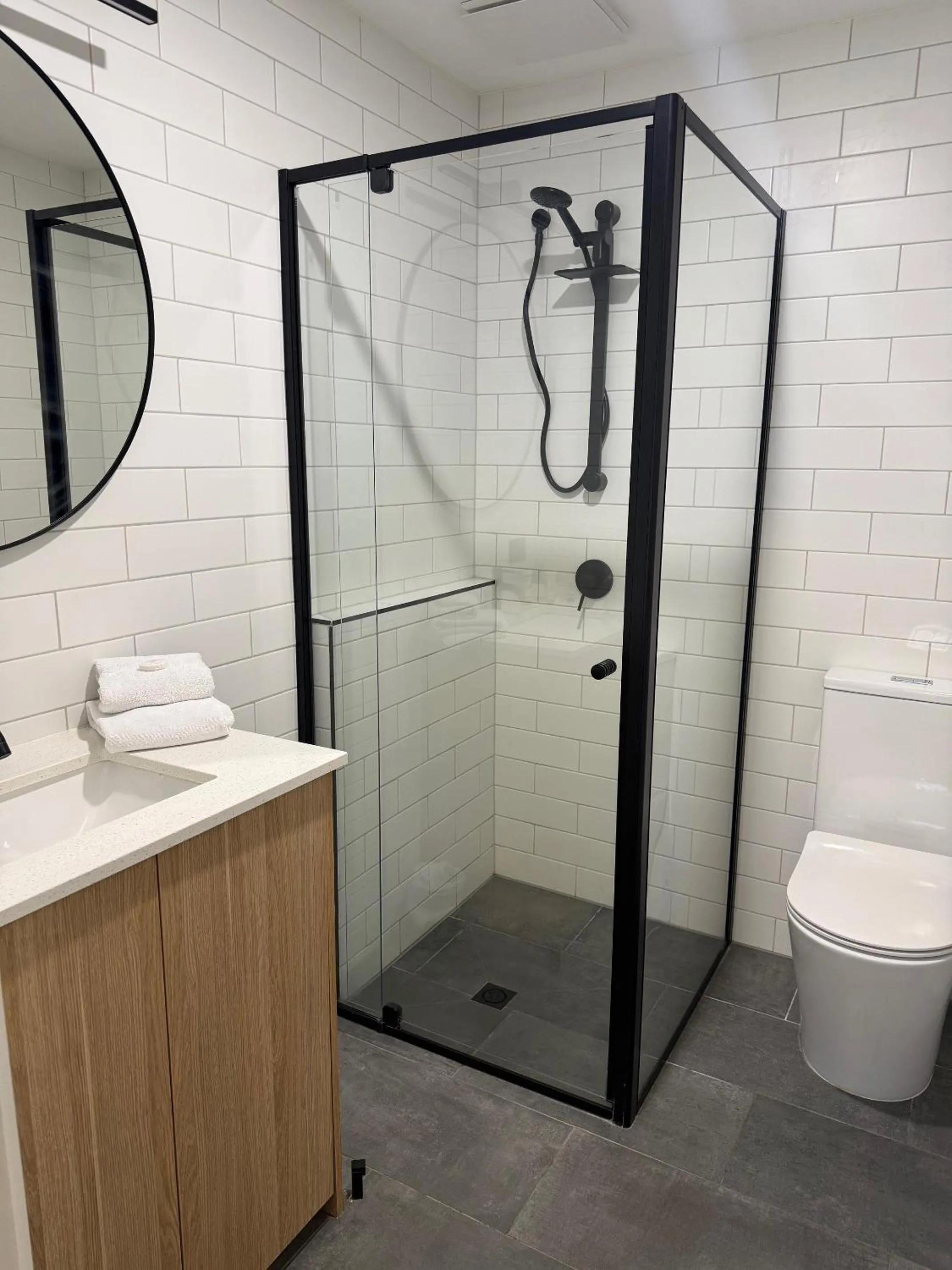 Shower in The Osmond Motel & Apartments