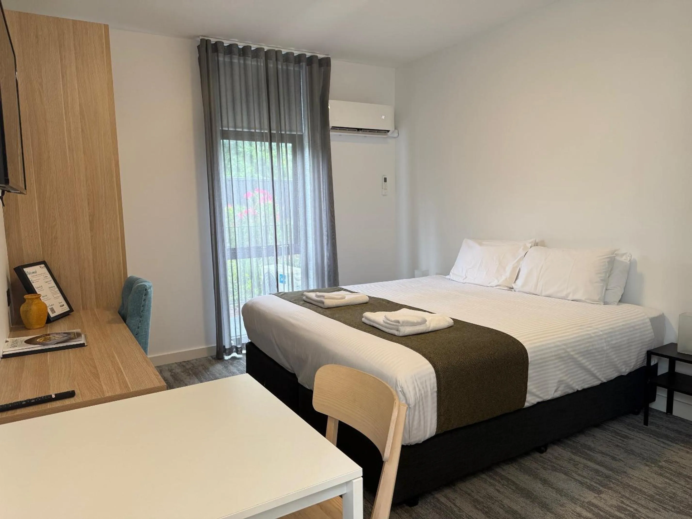 Bed in The Osmond Motel & Apartments