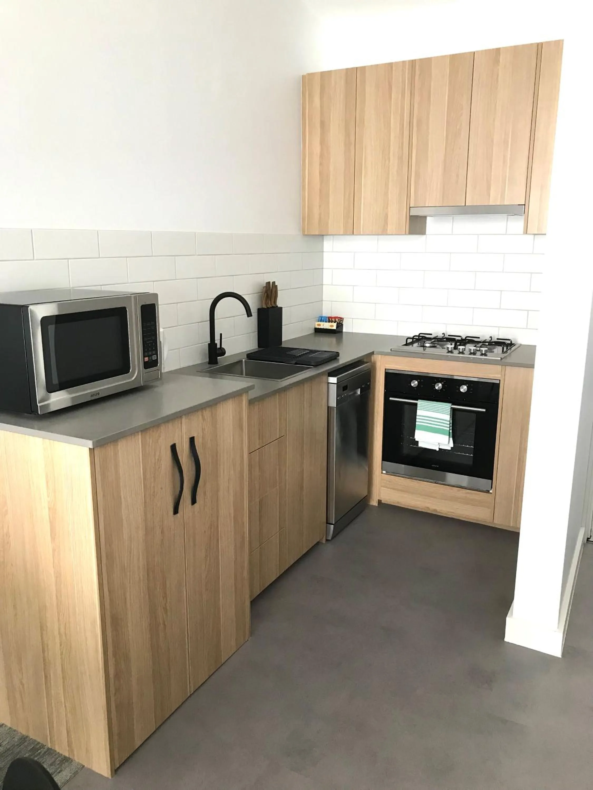 Kitchen or kitchenette in The Osmond Motel & Apartments