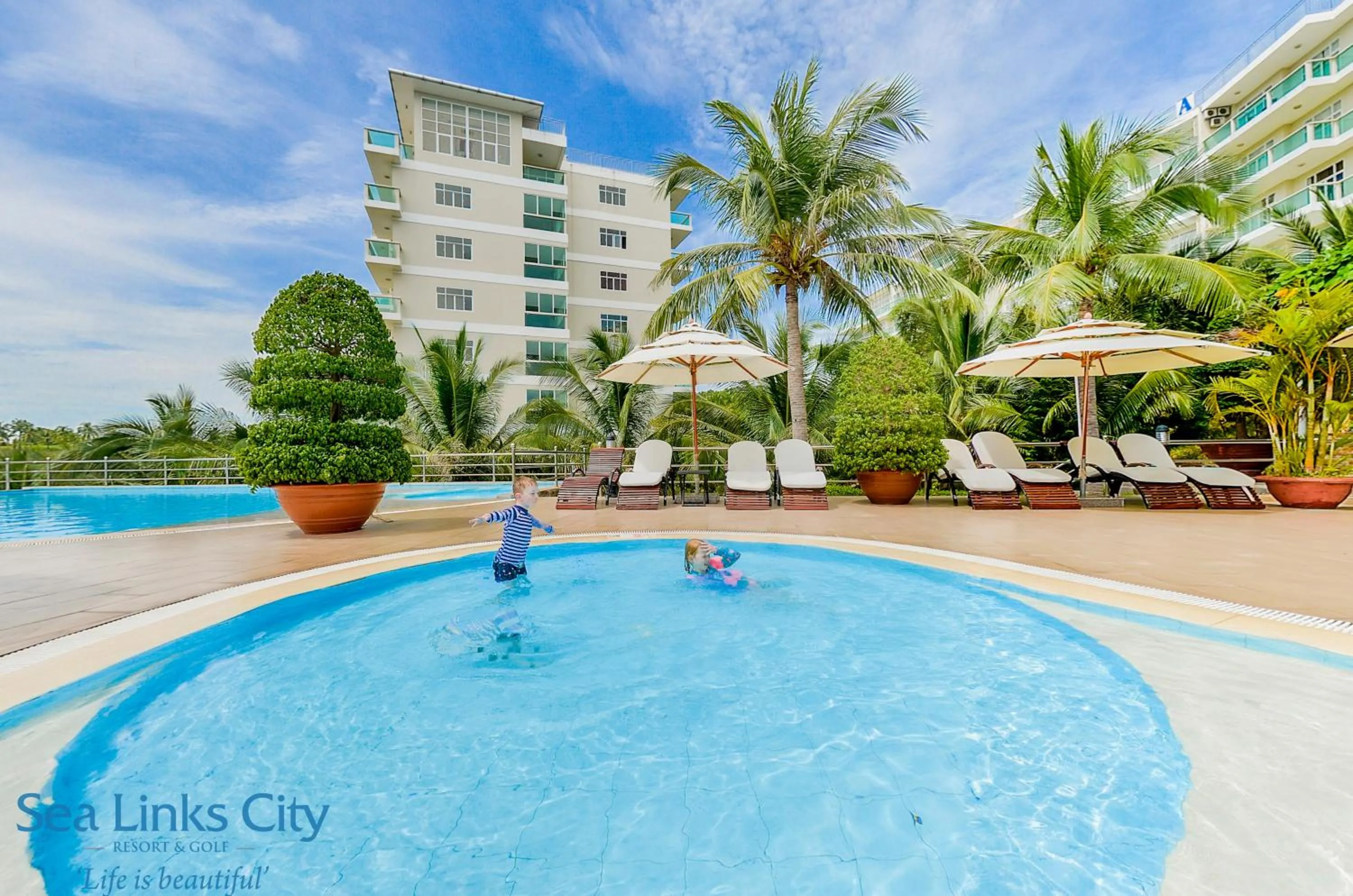 Swimming pool in Ocean Vista
