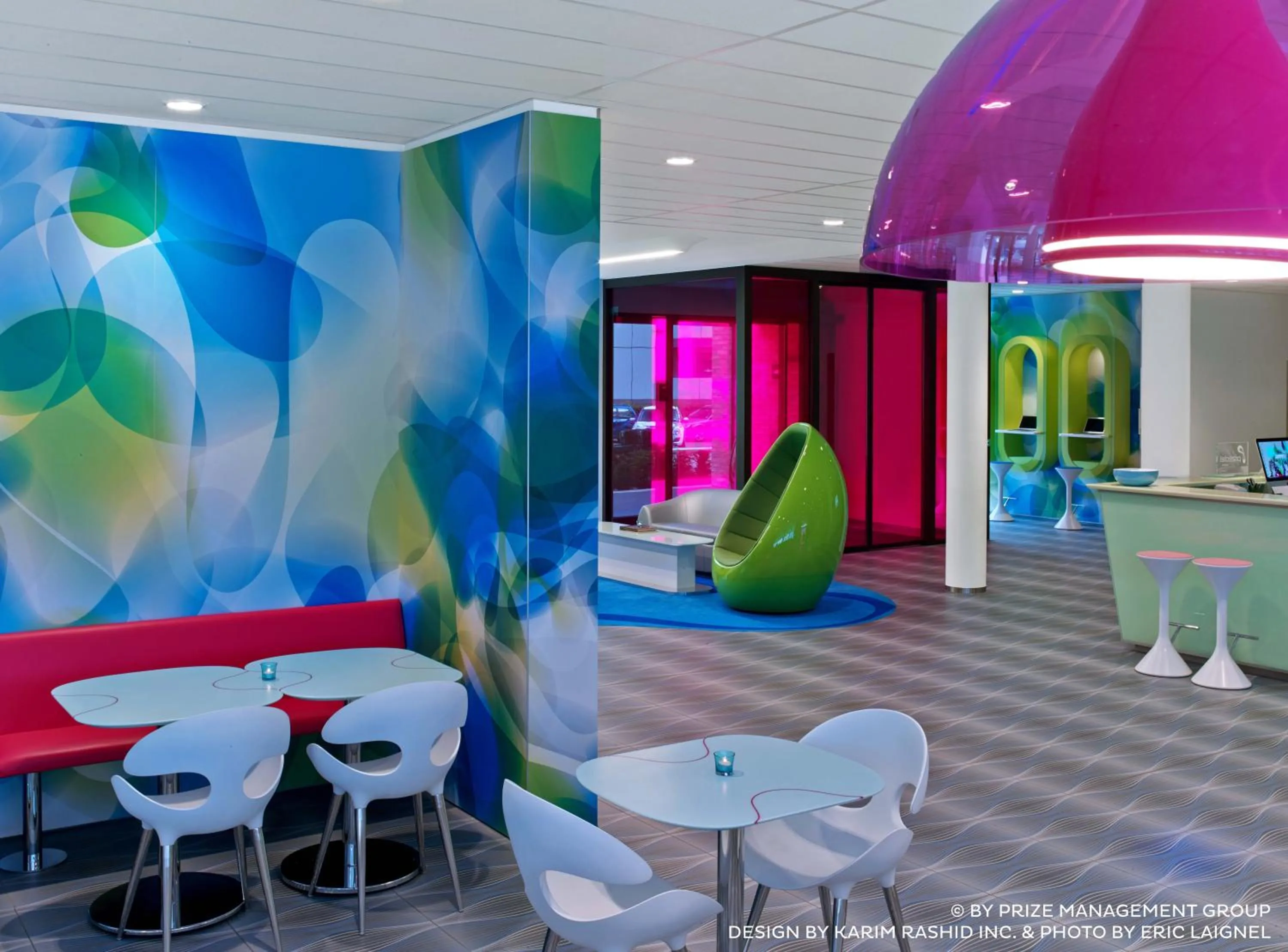 Lobby or reception in prizeotel Hamburg-City