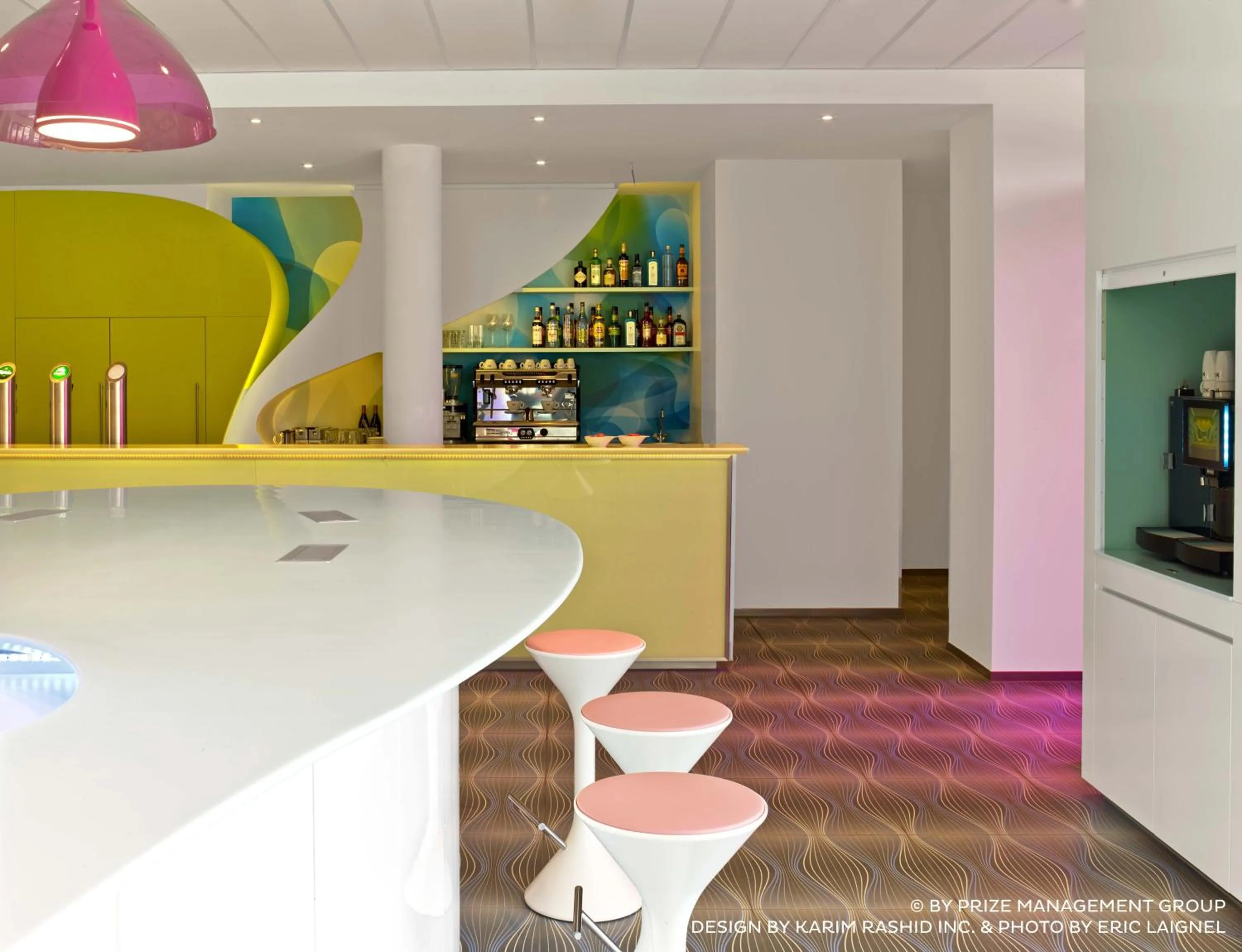 Lounge or bar in prizeotel Hamburg-City