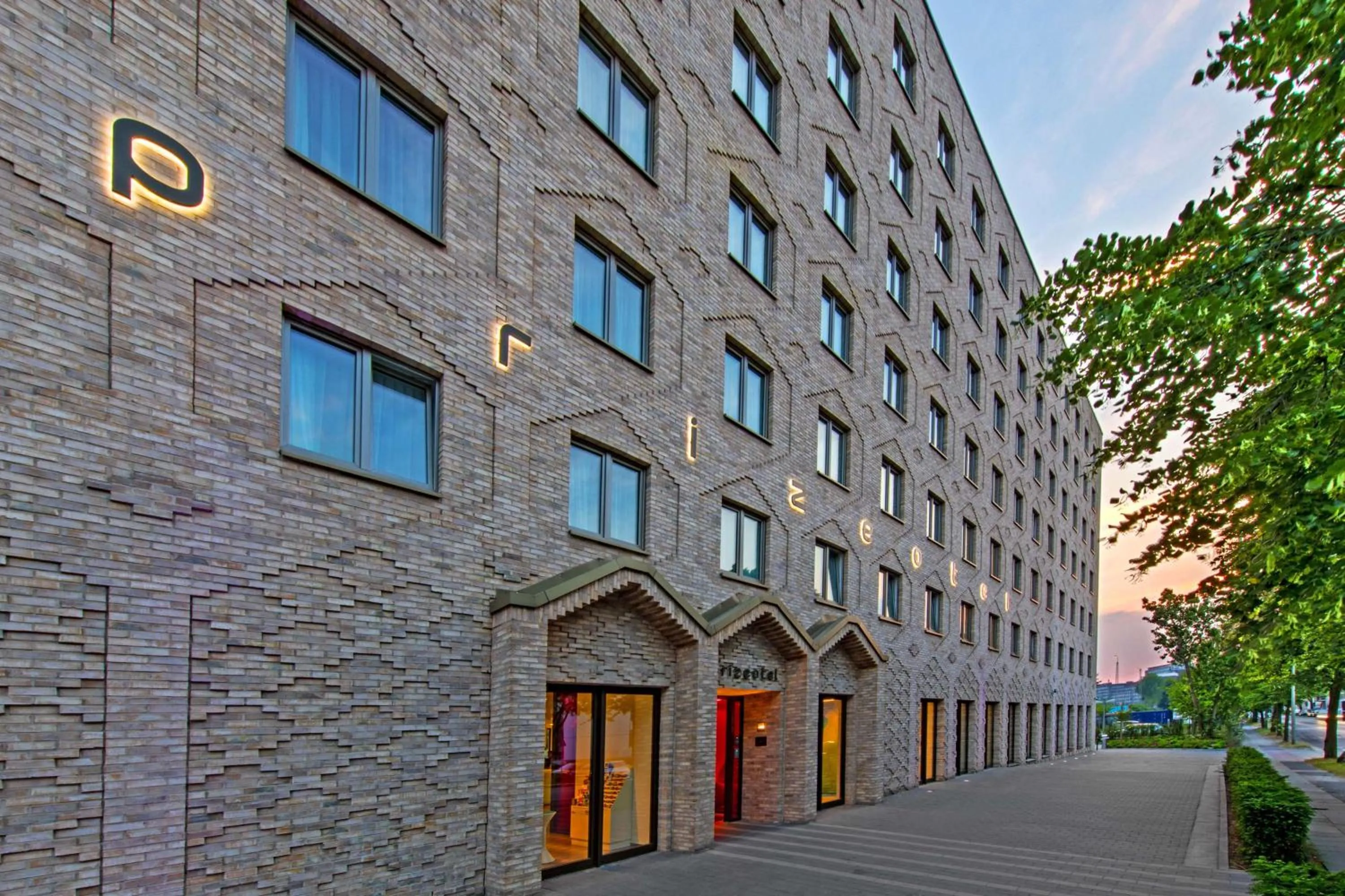 Property building in prizeotel Hamburg-City