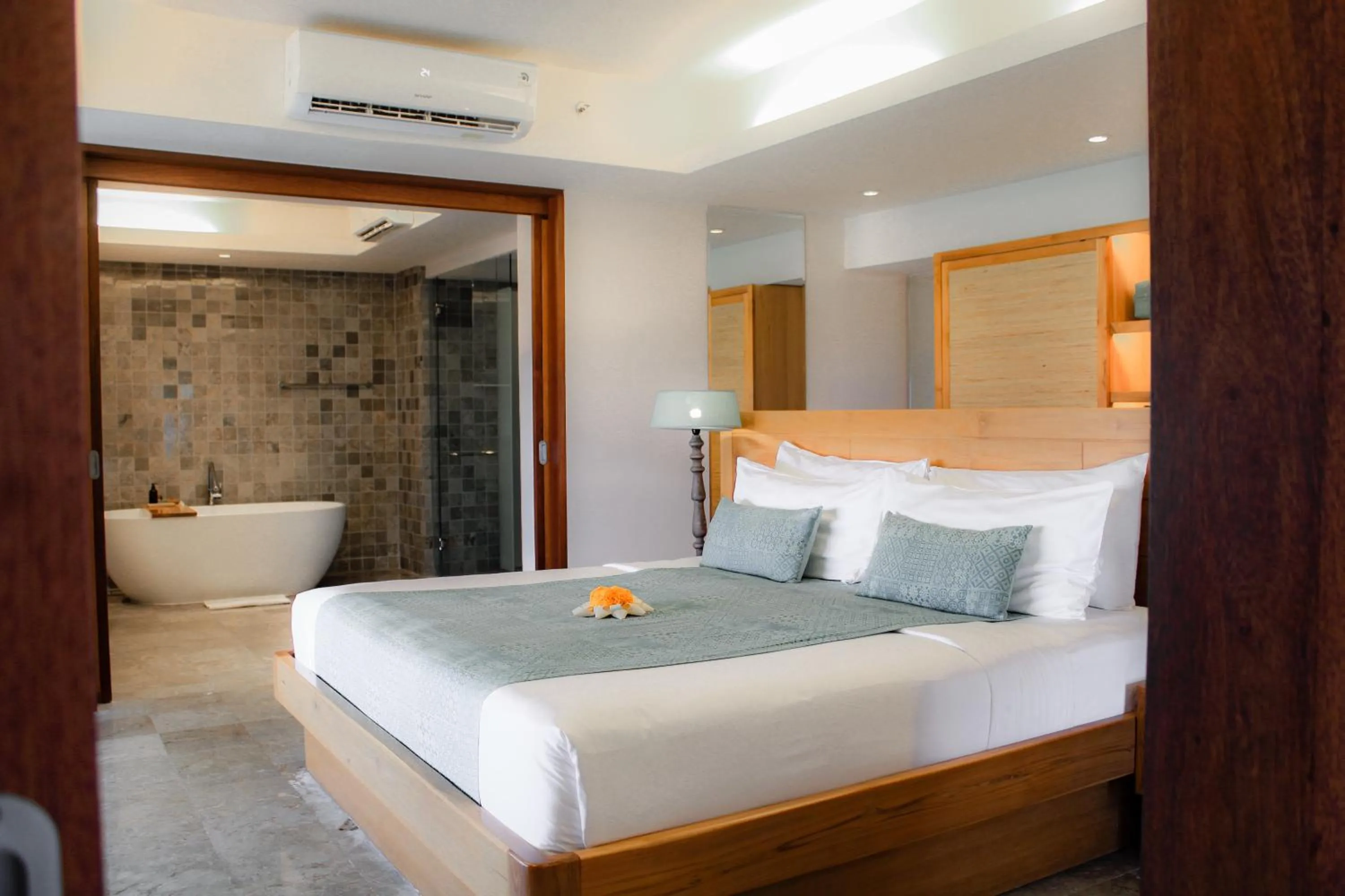 Bathroom, Bed in Amnaya Resort Nusa Dua