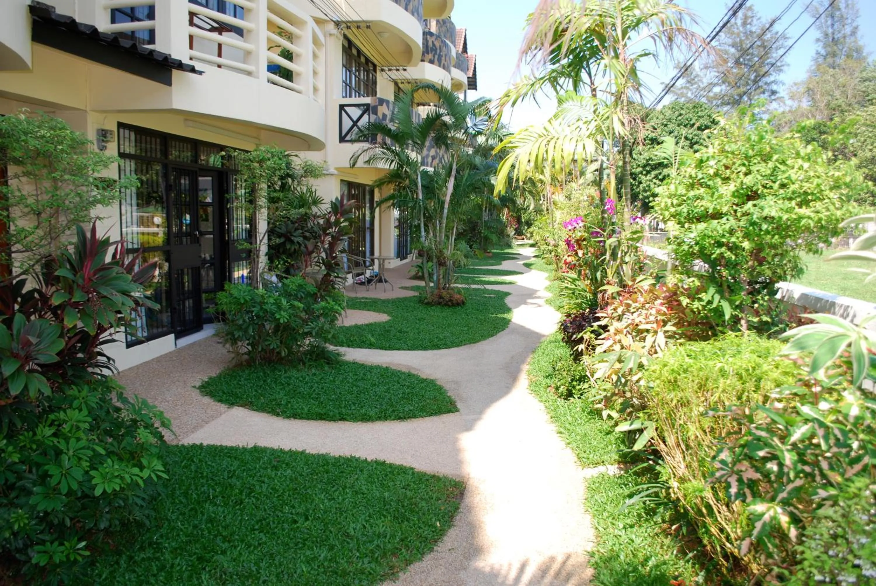 Garden in Sunset Apartment Phuket