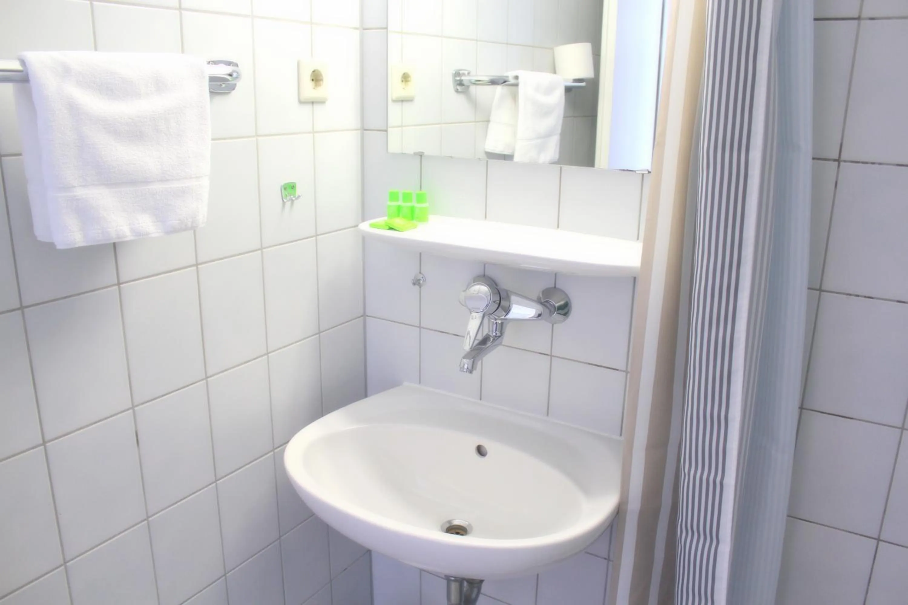 Bathroom in StayInn Hostel und Gästehaus