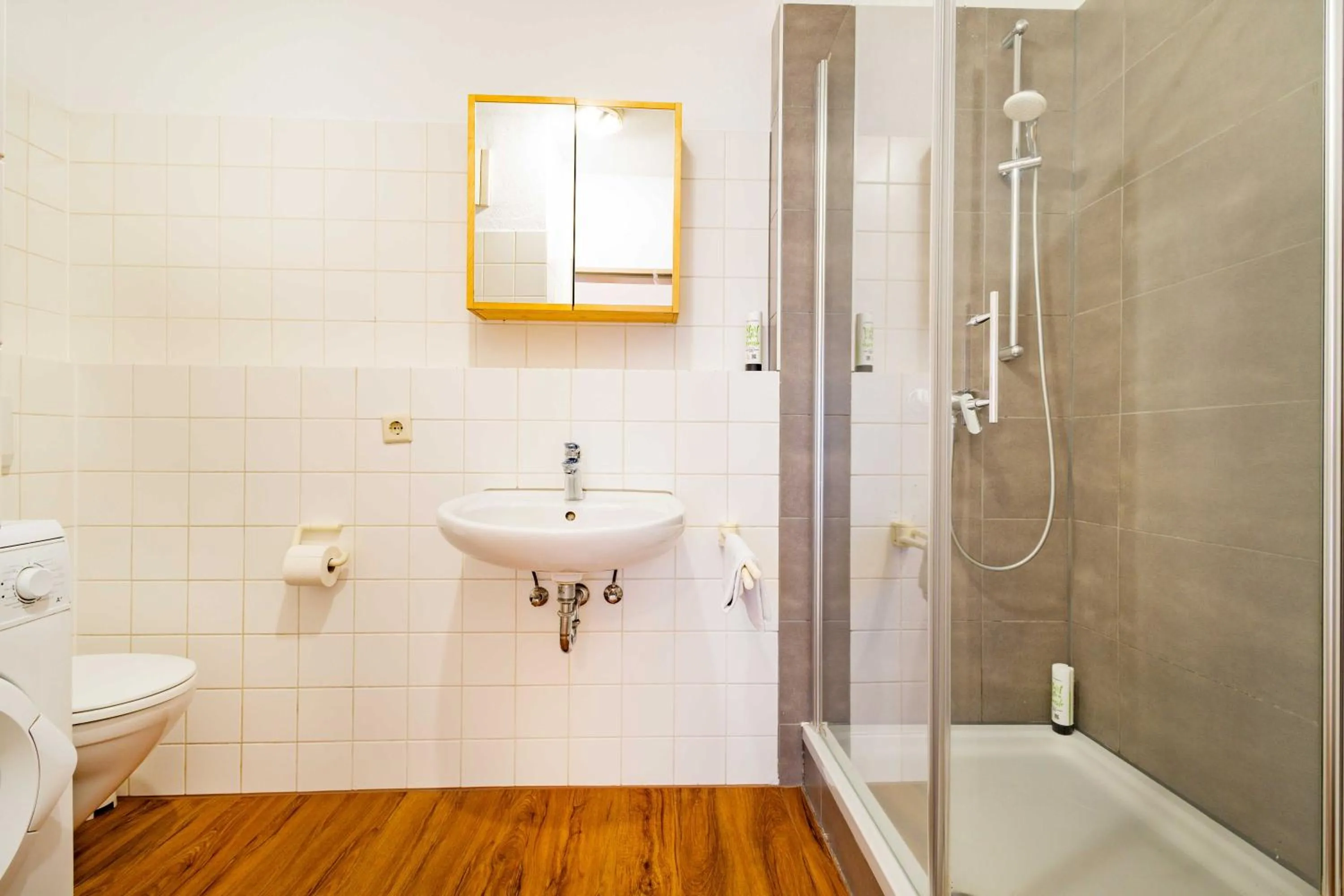 Shower in StayInn Hostel und Gästehaus