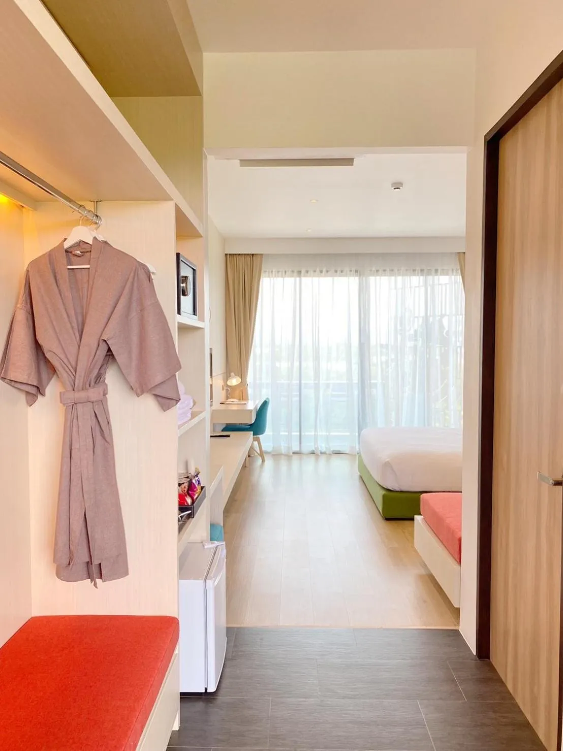 Guests, Bed in The Poem Hotel