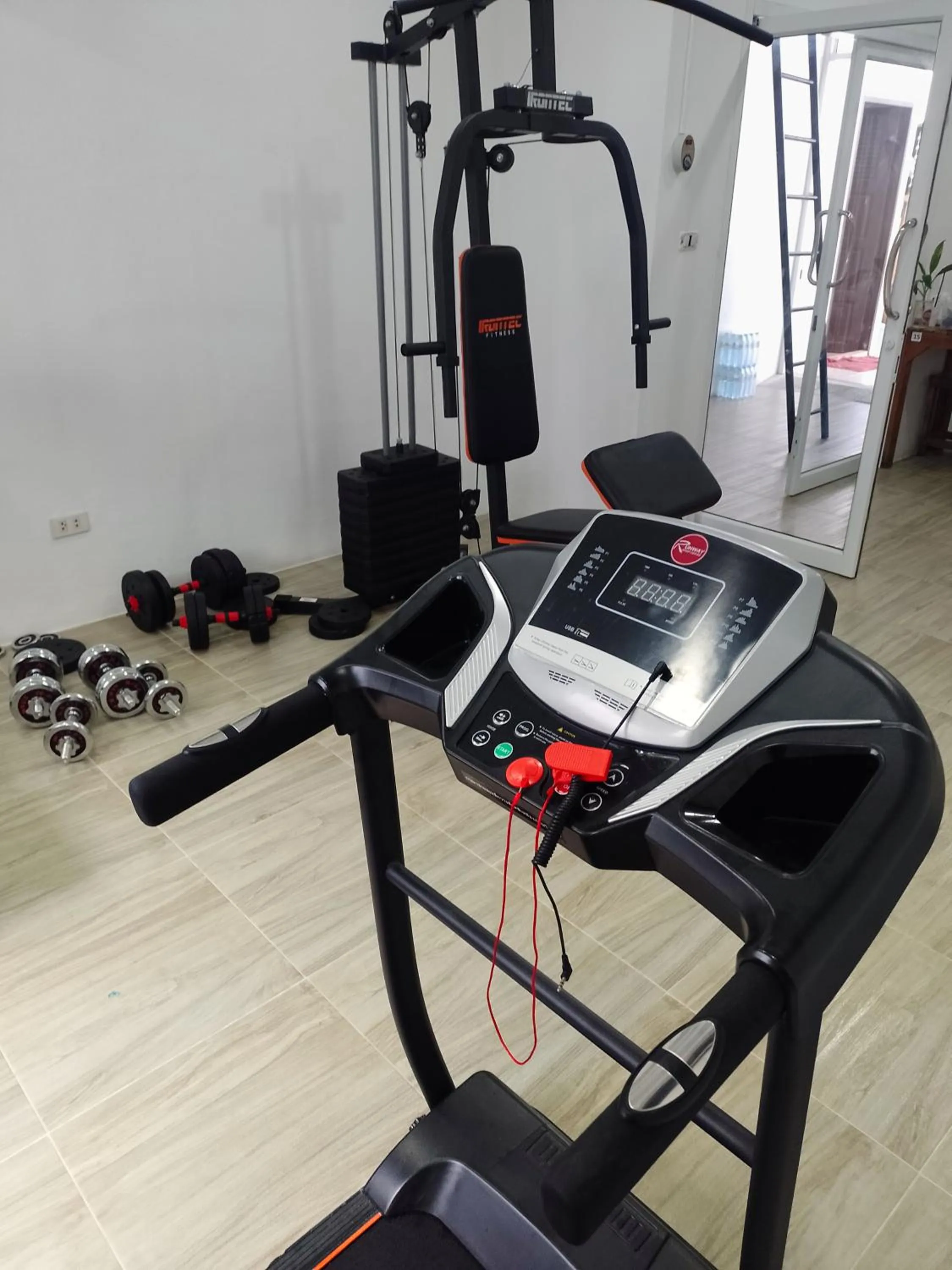 Fitness centre/facilities in Hallo Patong Hotel