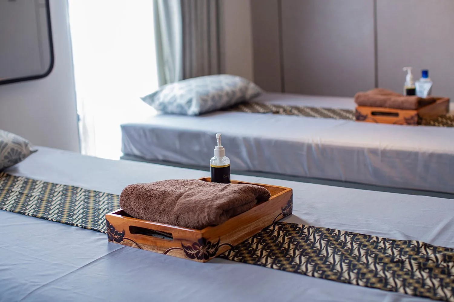 Spa and wellness centre/facilities, Bed in THE 1O1 Jakarta Airport CBC