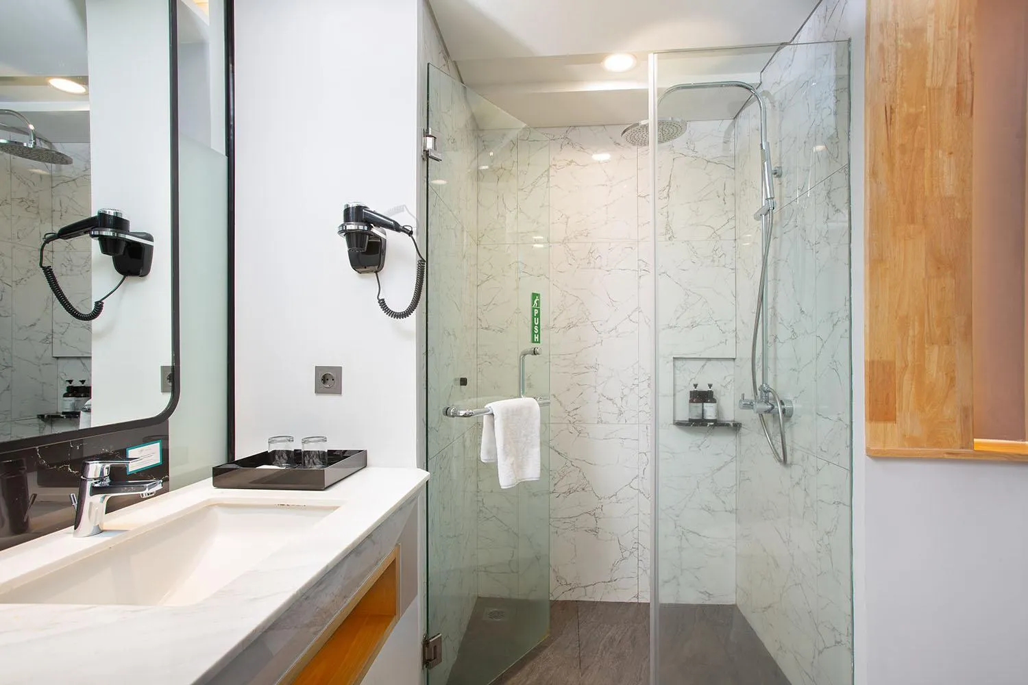 Bathroom in THE 1O1 Jakarta Airport CBC