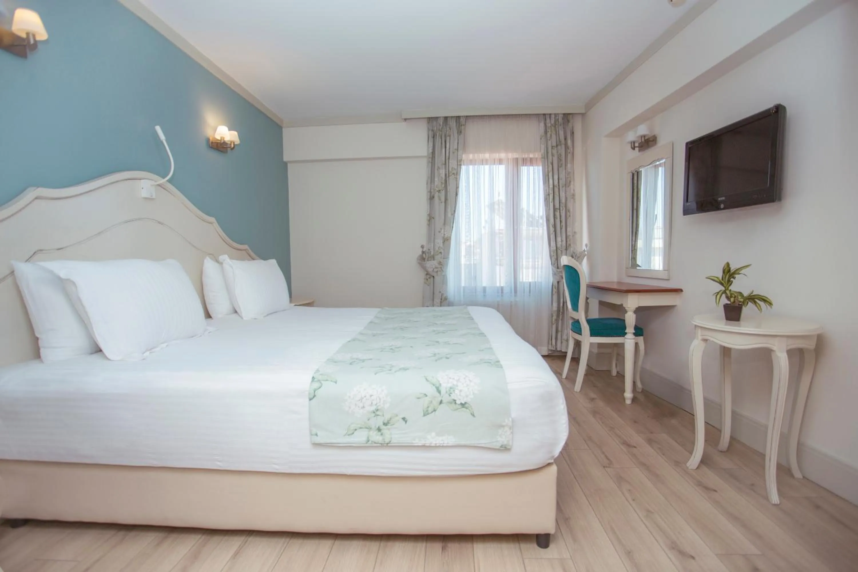 Photo of the whole room in Hotel Limani