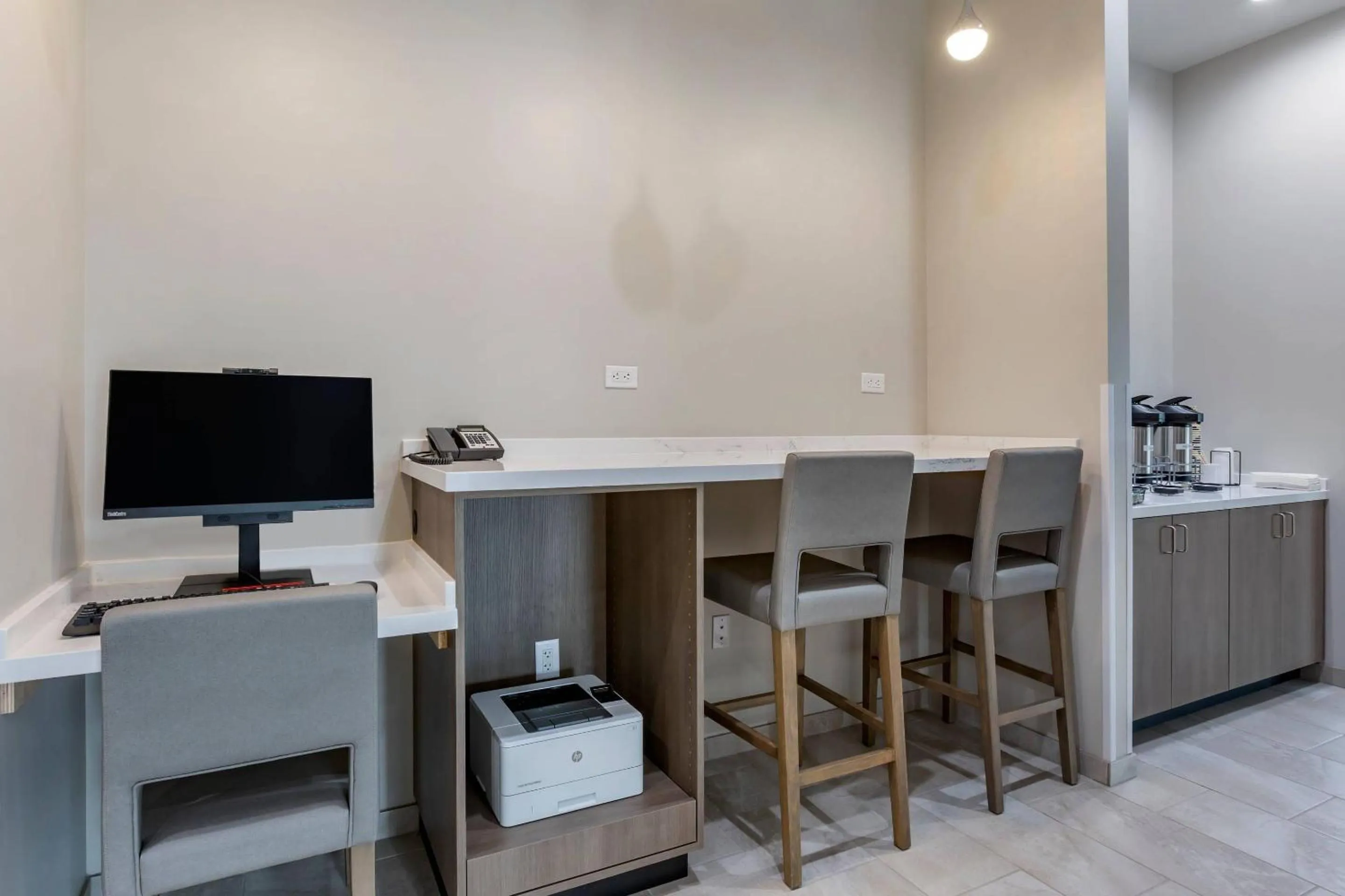 Business facilities in Comfort Suites Scottsdale Talking Stick Entertainment District