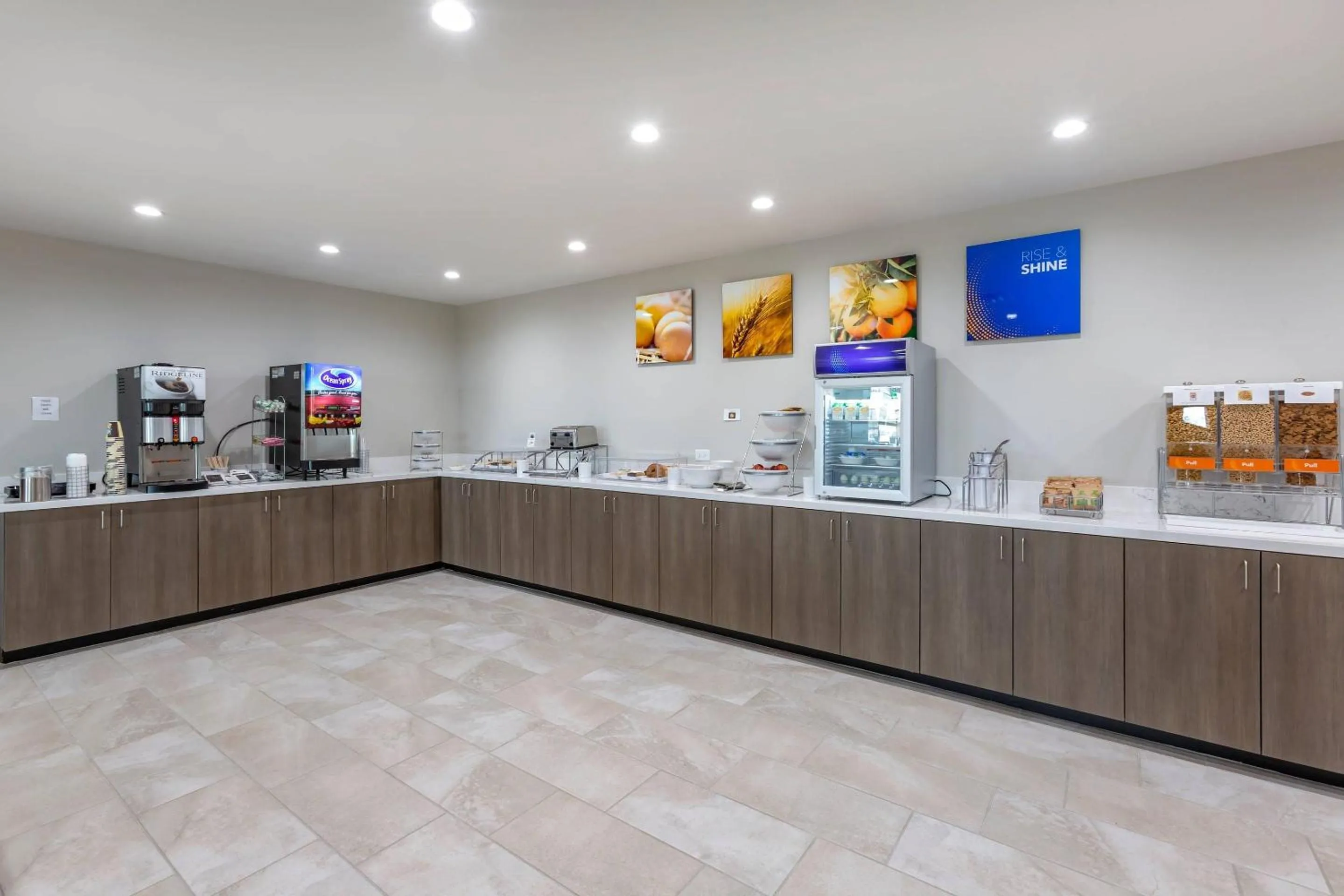 Breakfast in Comfort Suites Scottsdale Talking Stick Entertainment District