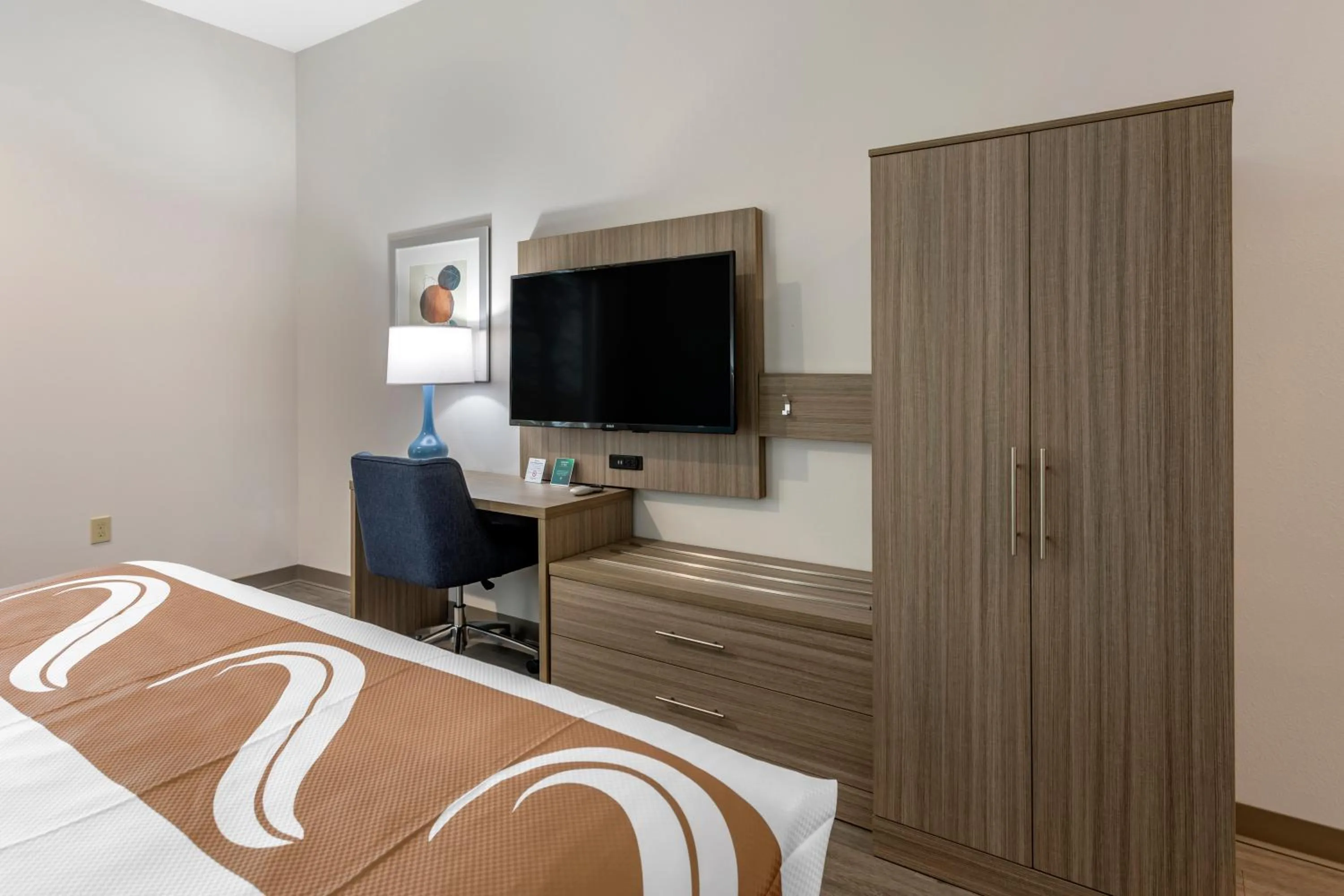 Photo of the whole room, Bed in Quality Inn Lebanon - Nashville Area