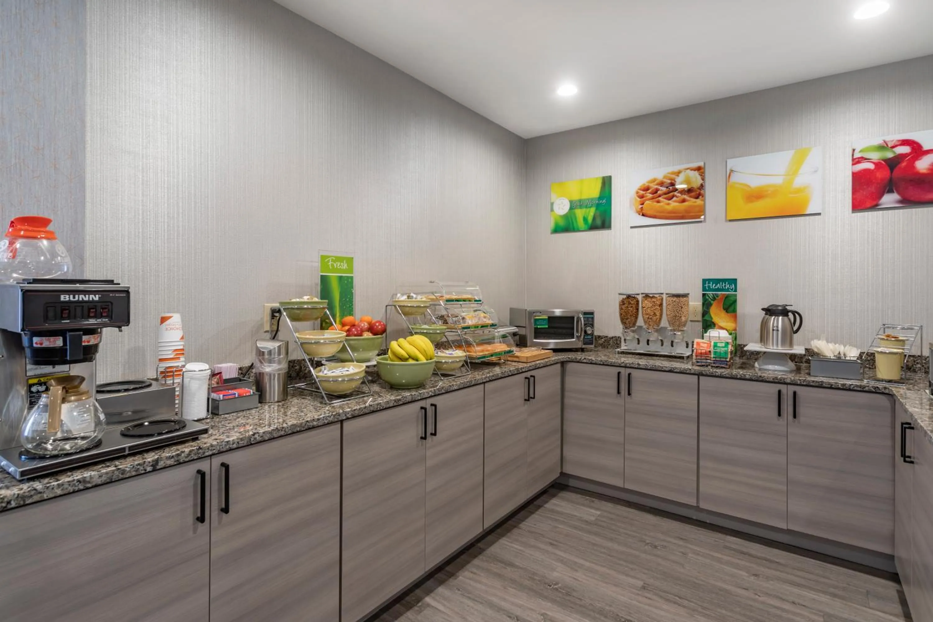 Breakfast in Quality Inn Lebanon - Nashville Area