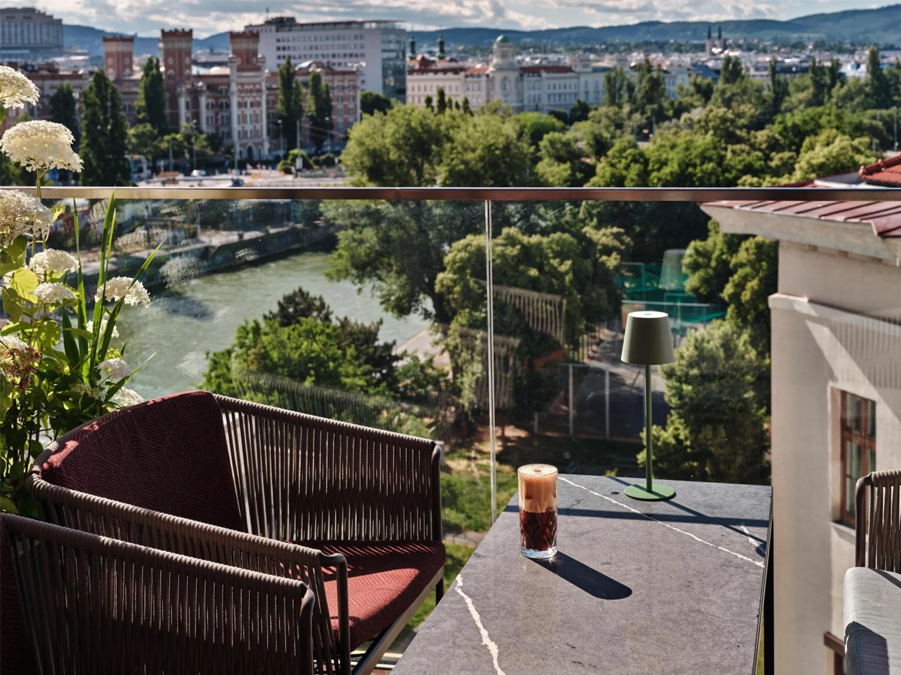 Lounge or bar in Radisson RED Hotel, Vienna