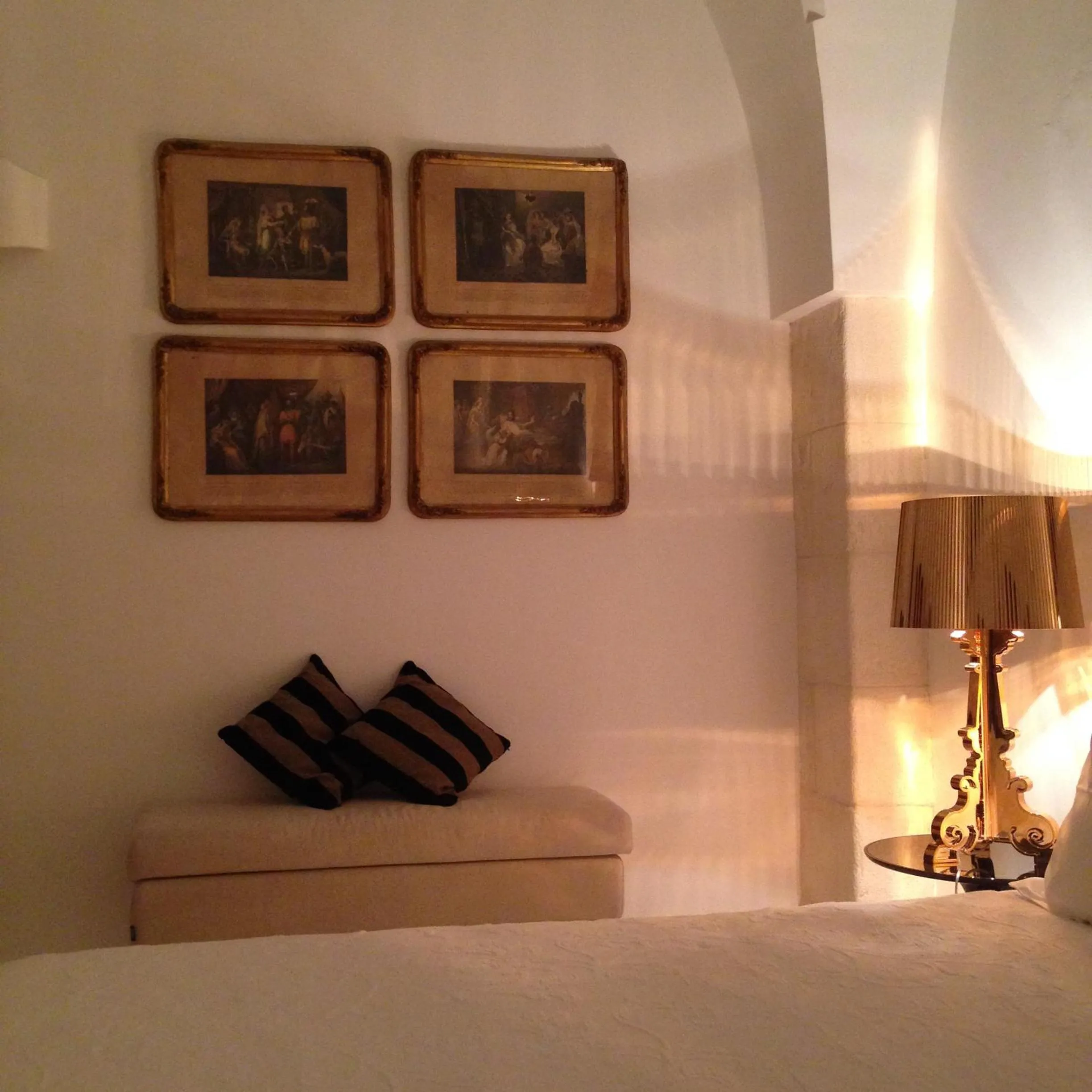 Decorative detail, Bed in Casa d'Autore