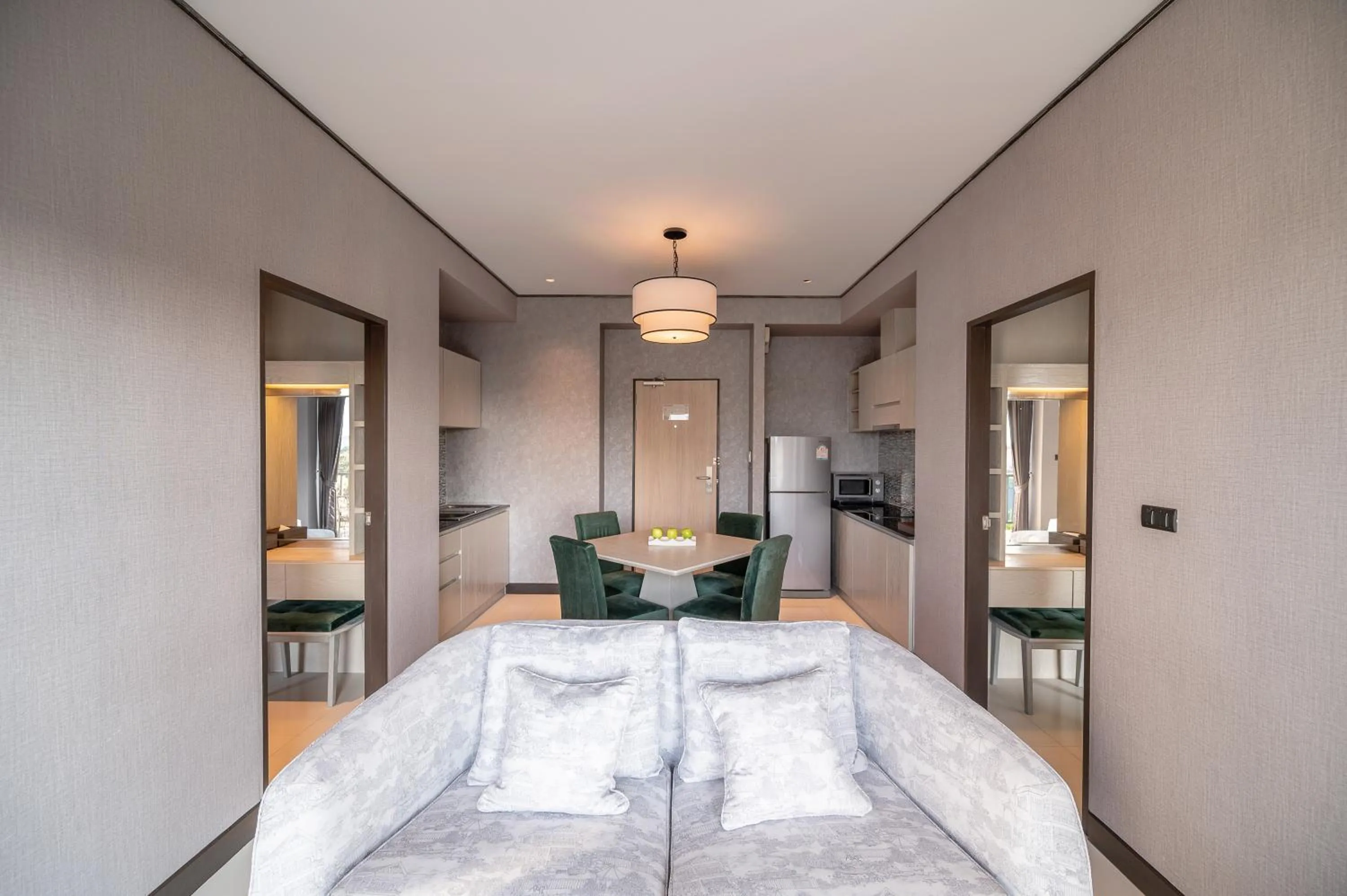 Living room, Bed in Manhattan Pattaya Hotel - SHA Extra Plus