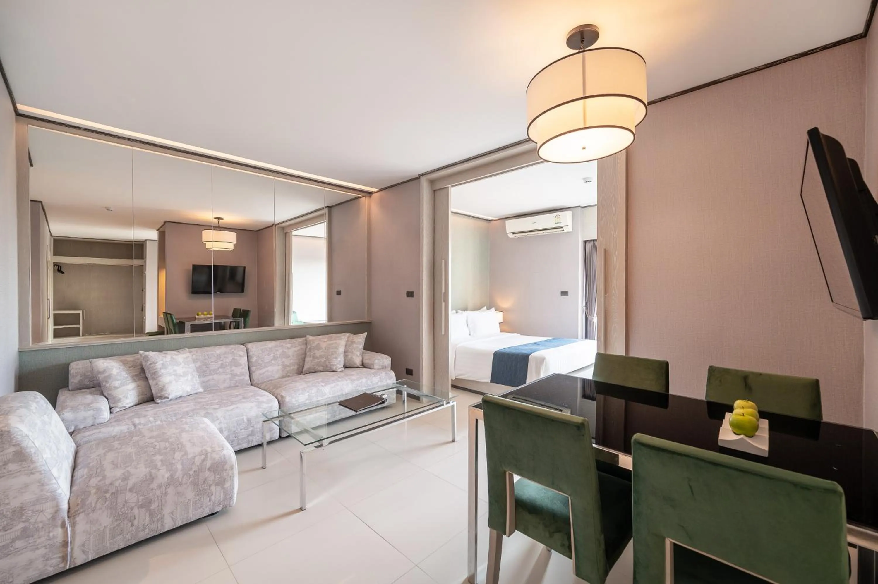 Living room in Manhattan Pattaya Hotel - SHA Extra Plus