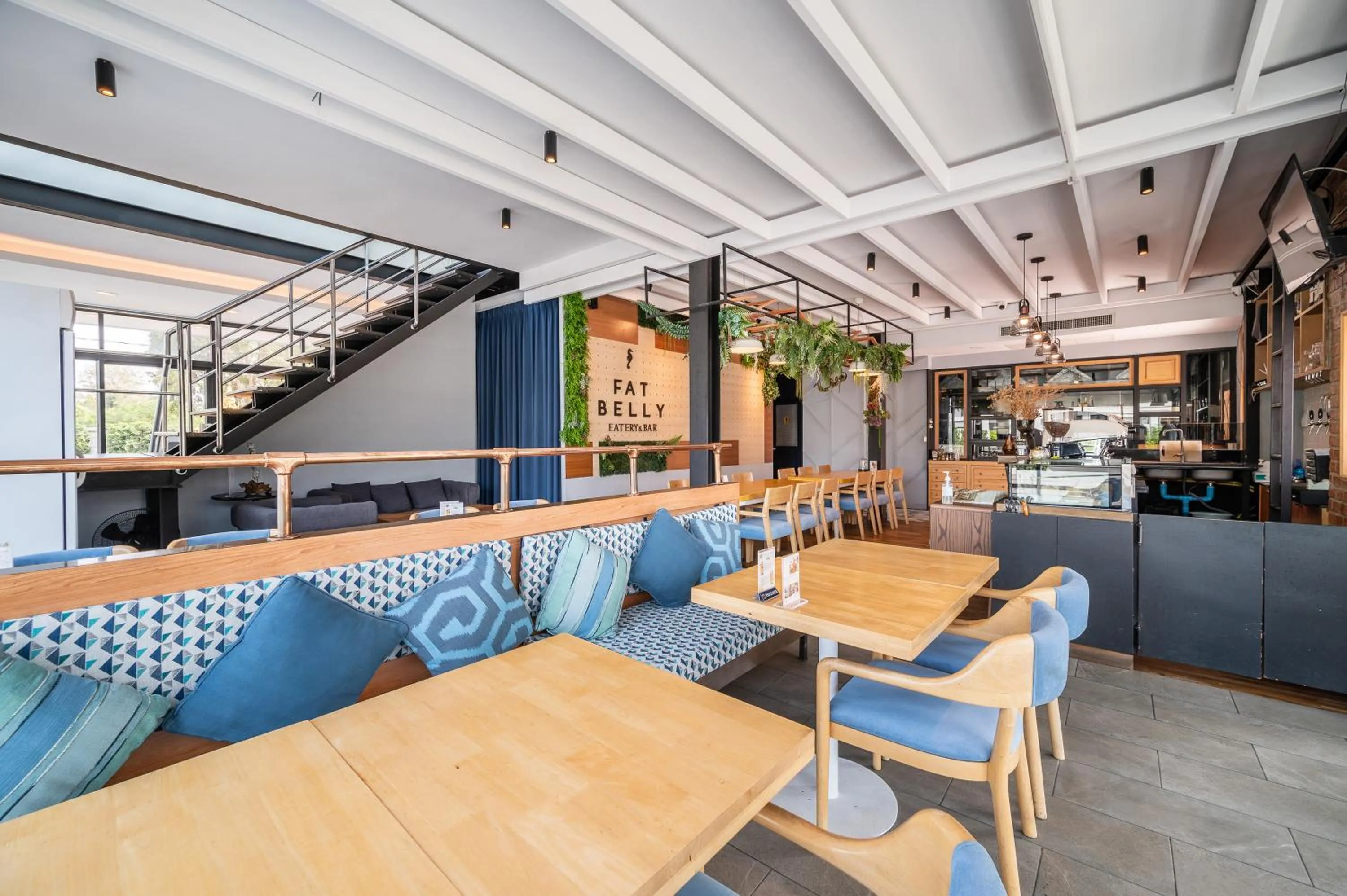 Restaurant/places to eat in Manhattan Pattaya Hotel - SHA Extra Plus