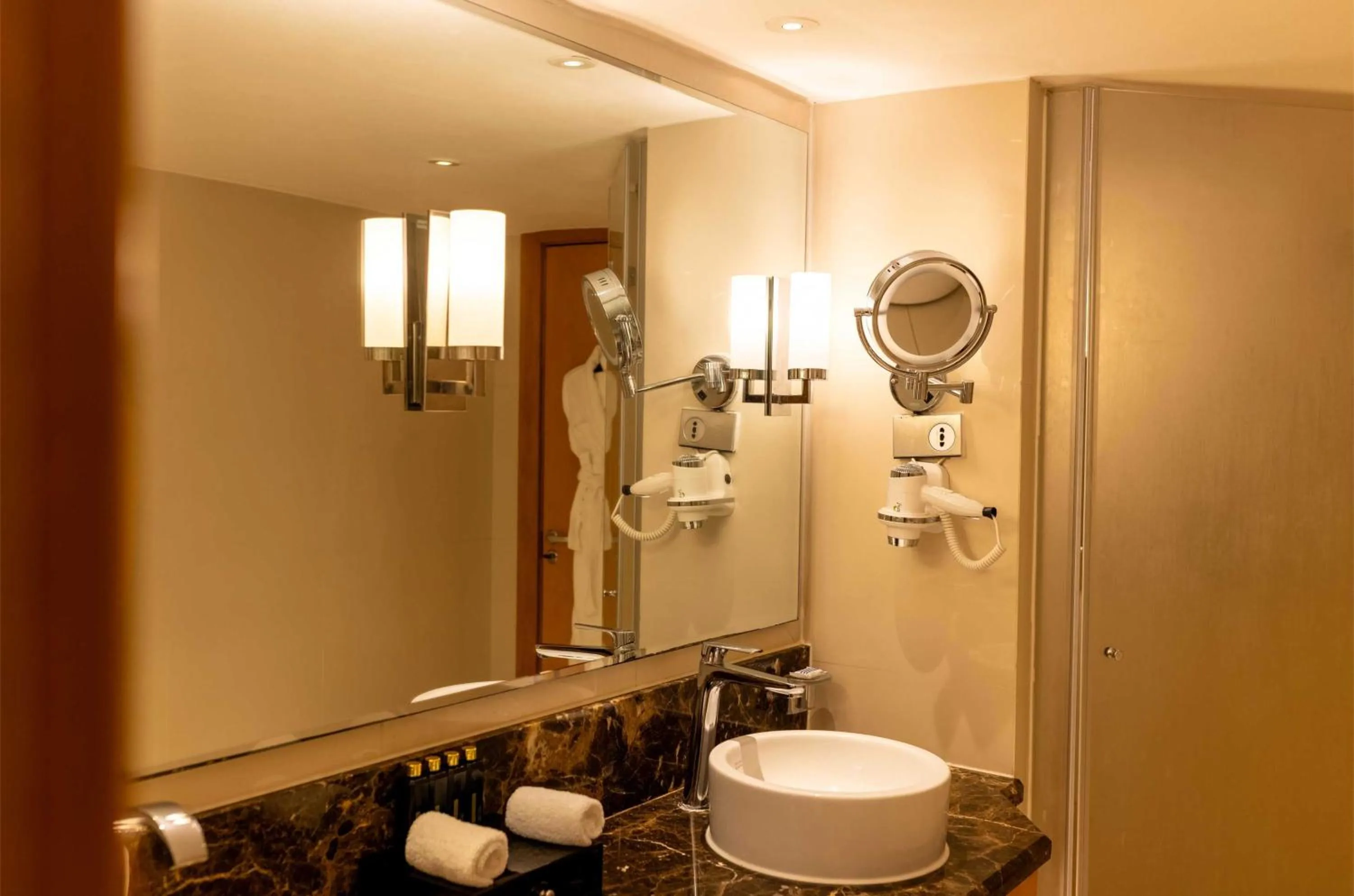 Toilet in Lagos Continental Hotel