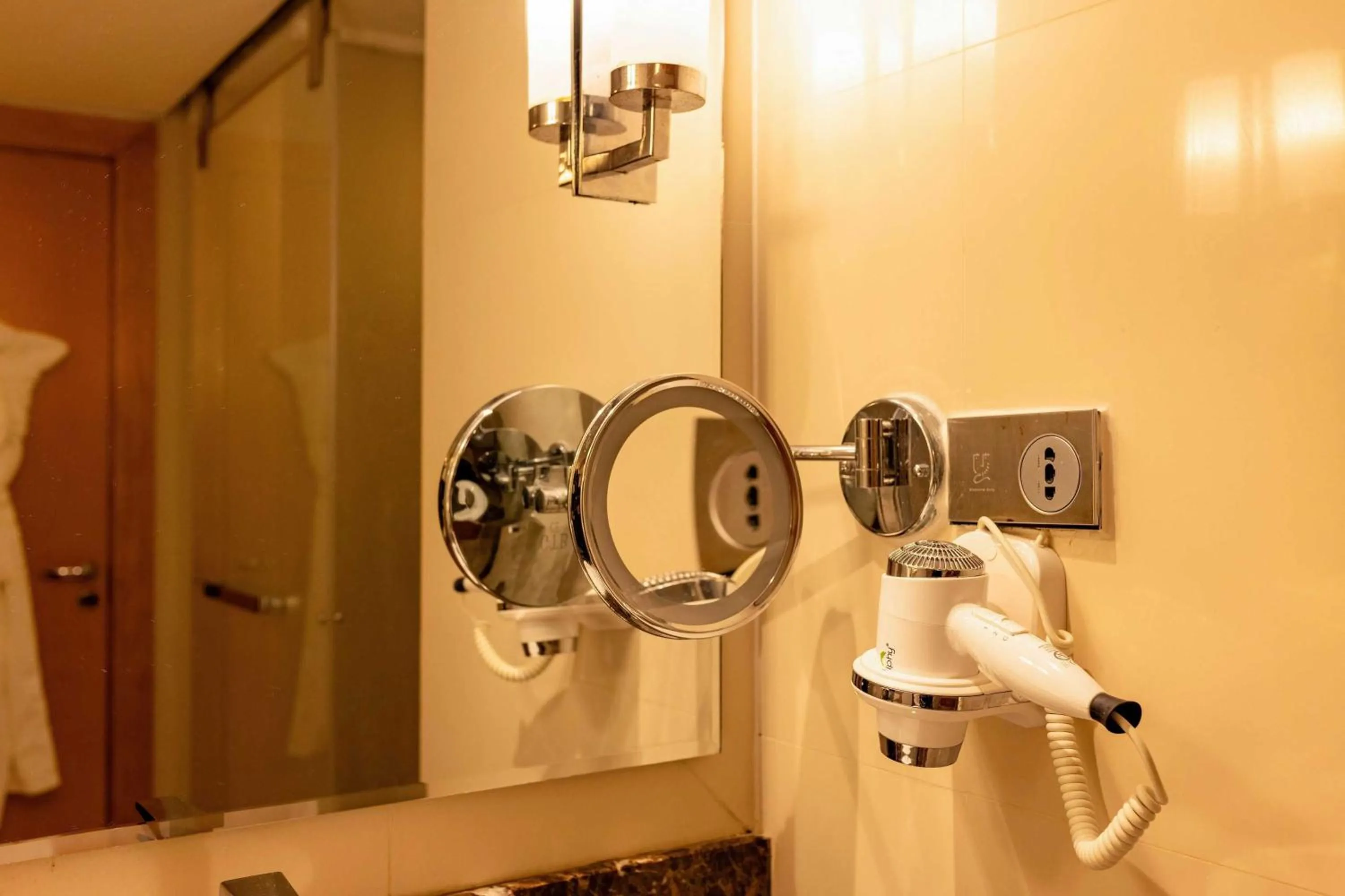 Toilet in Lagos Continental Hotel