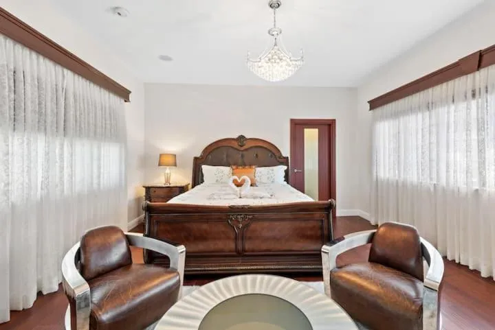 Bedroom in Villa Toscana - Luxury with Pool