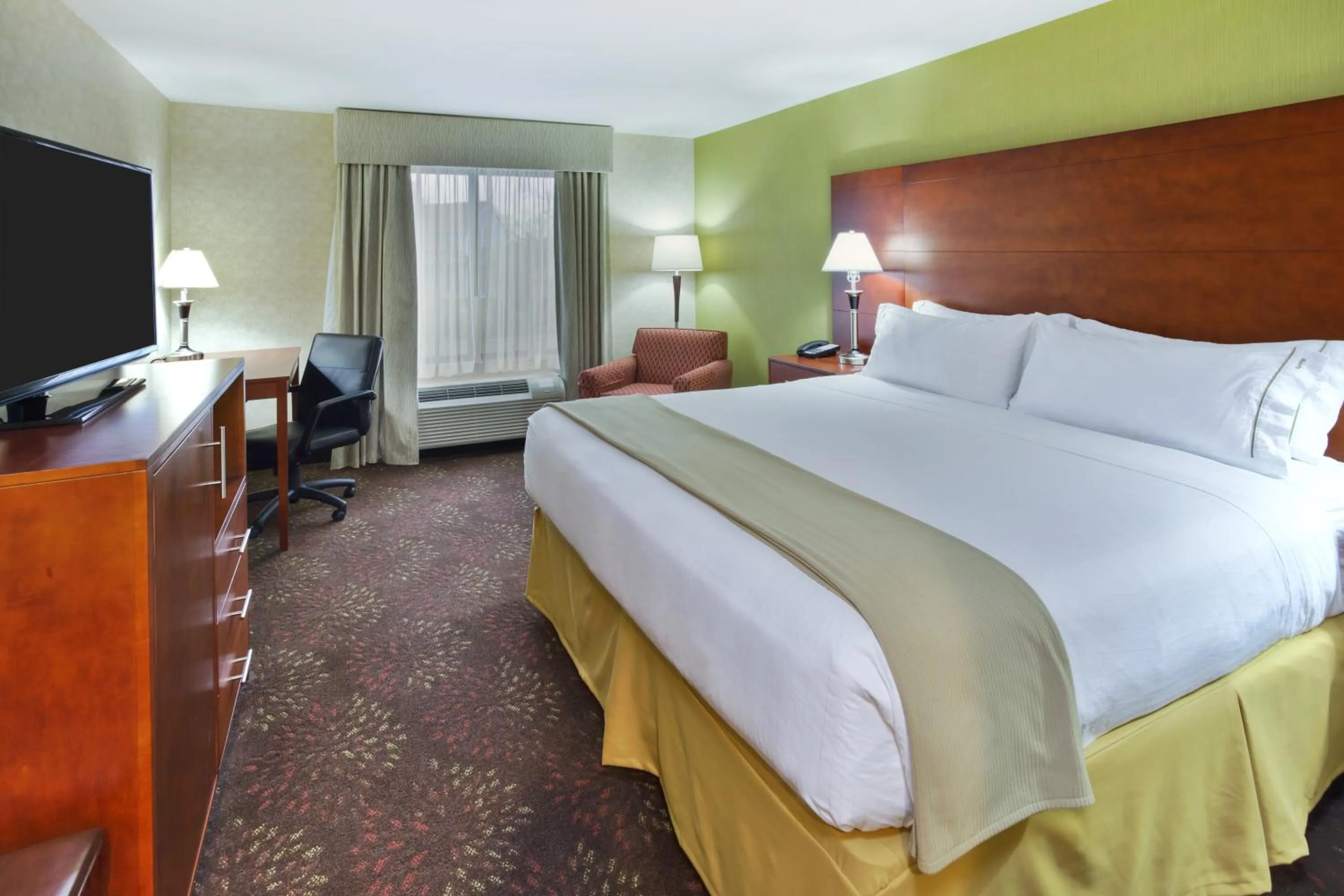 Bedroom, Bed in Holiday Inn Express Frankenmuth by IHG