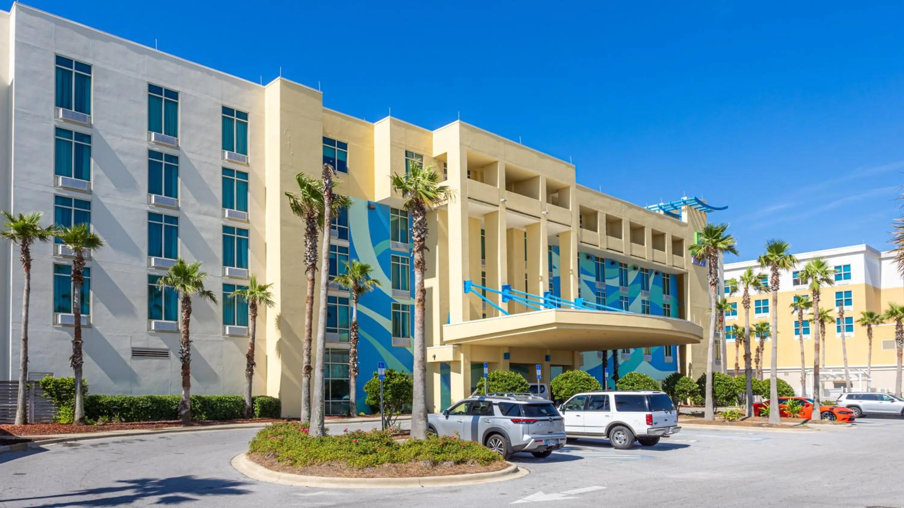 Property building in Holiday Inn Resort Fort Walton Beach by IHG