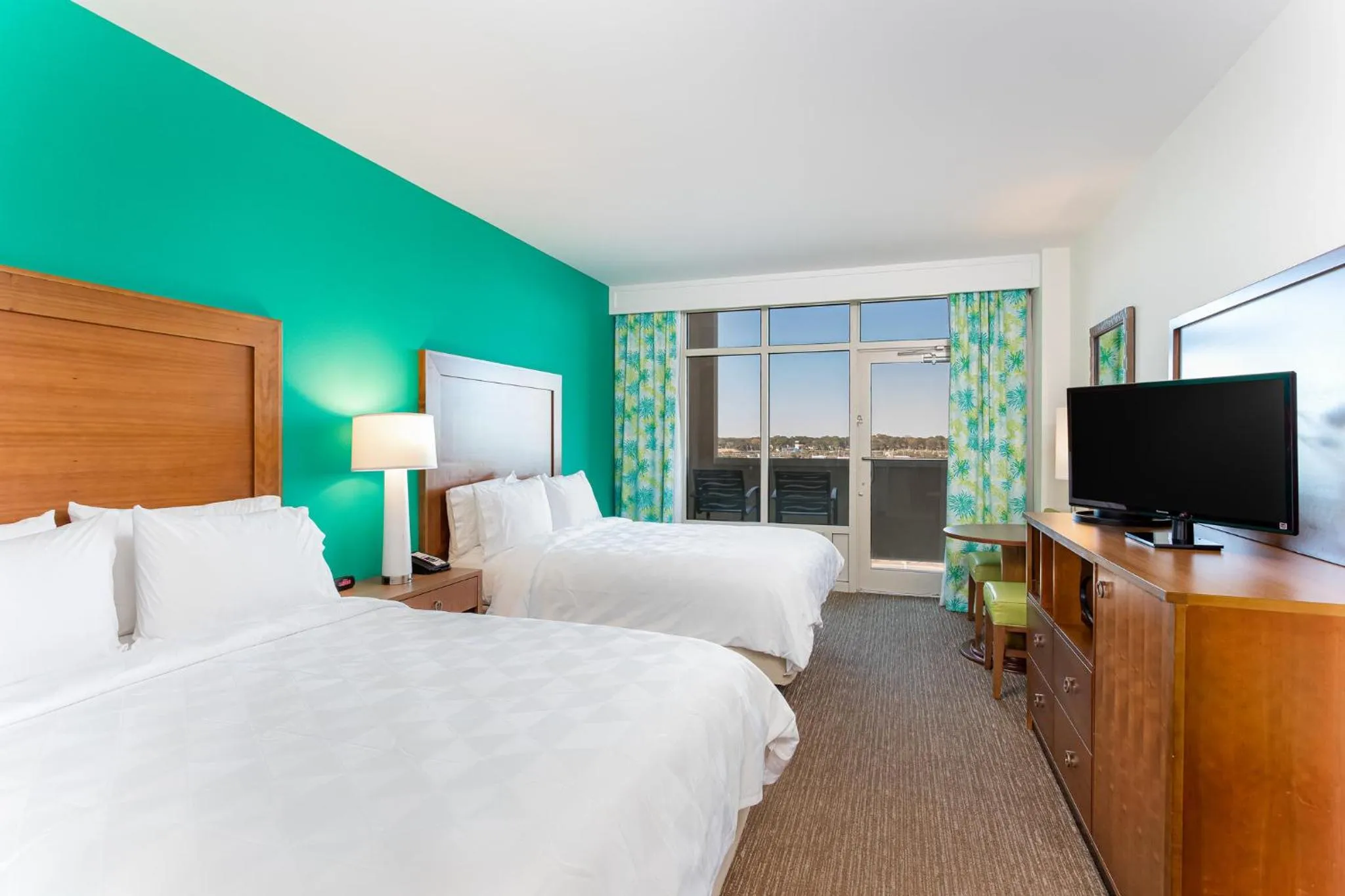 Photo of the whole room, Bed in Holiday Inn Resort Fort Walton Beach by IHG