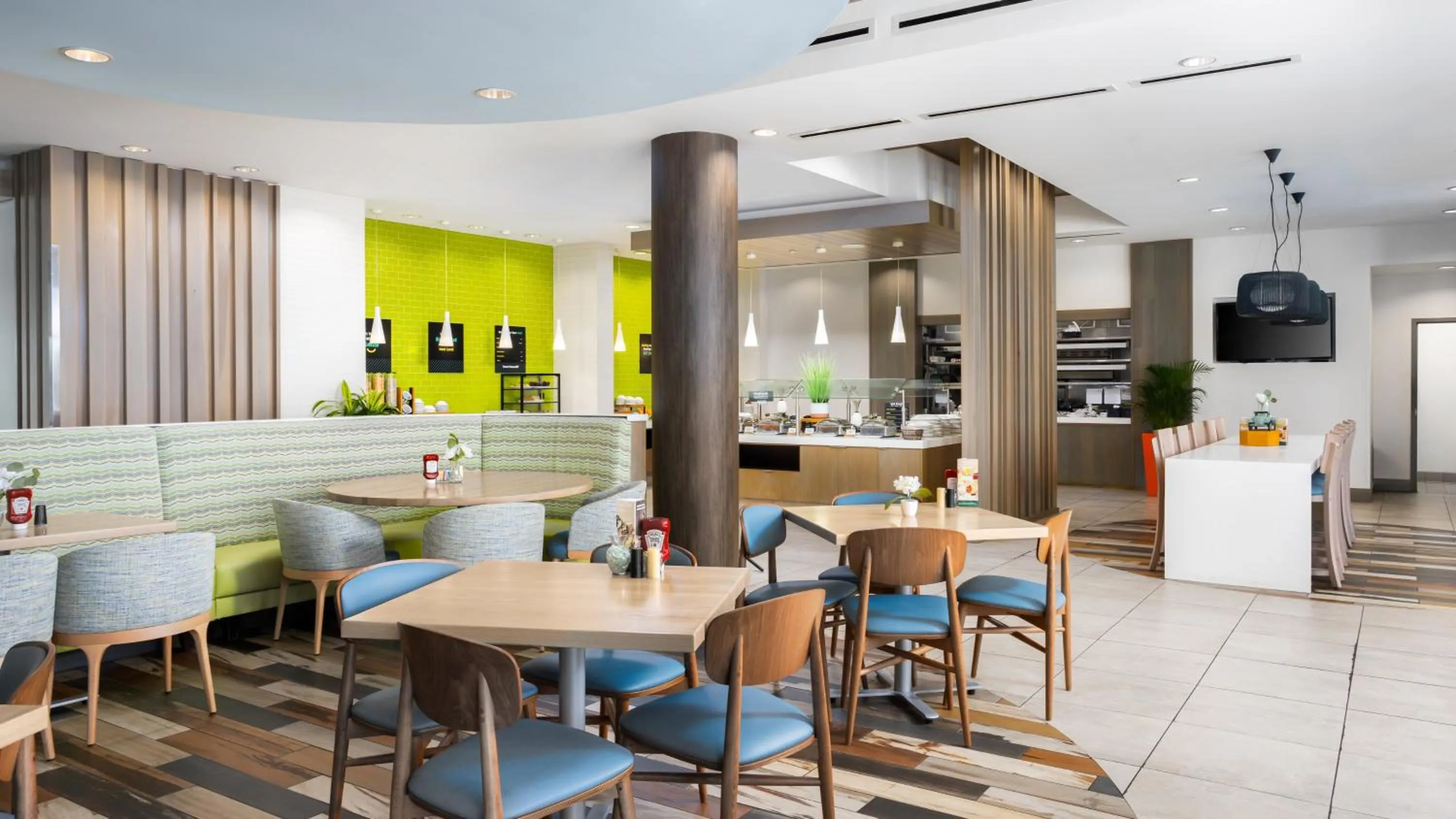 Restaurant/places to eat in Holiday Inn Resort Fort Walton Beach by IHG