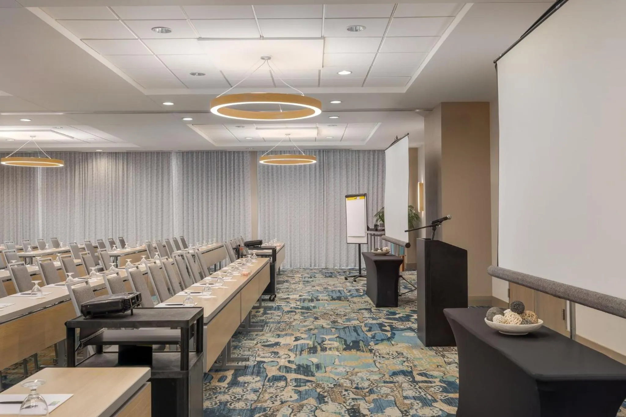 Meeting/conference room in Holiday Inn Resort Fort Walton Beach by IHG