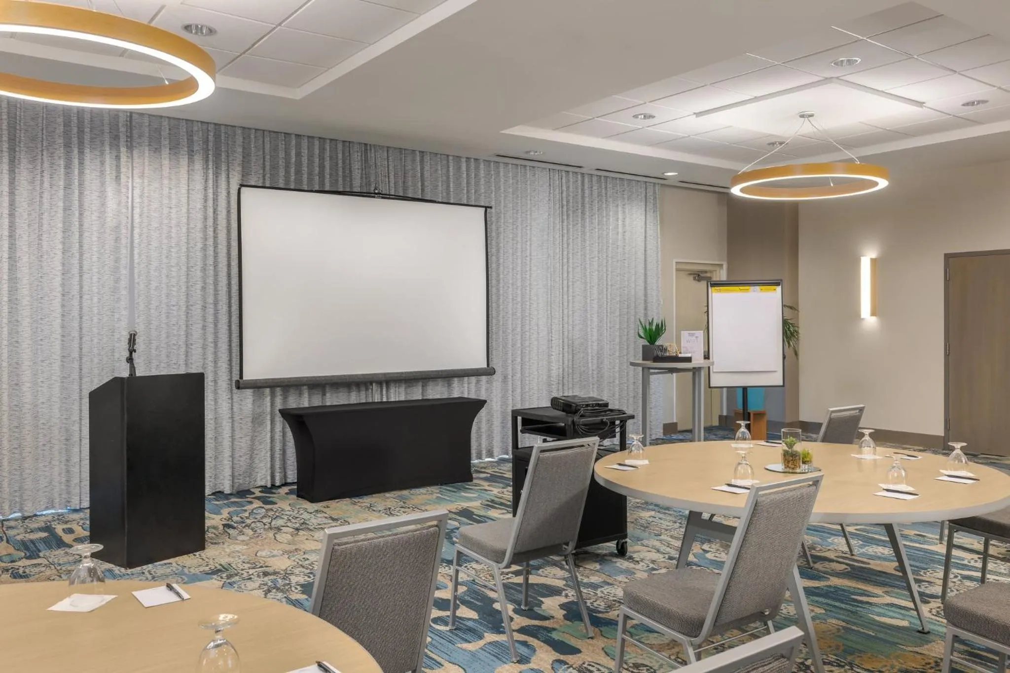 Meeting/conference room in Holiday Inn Resort Fort Walton Beach by IHG