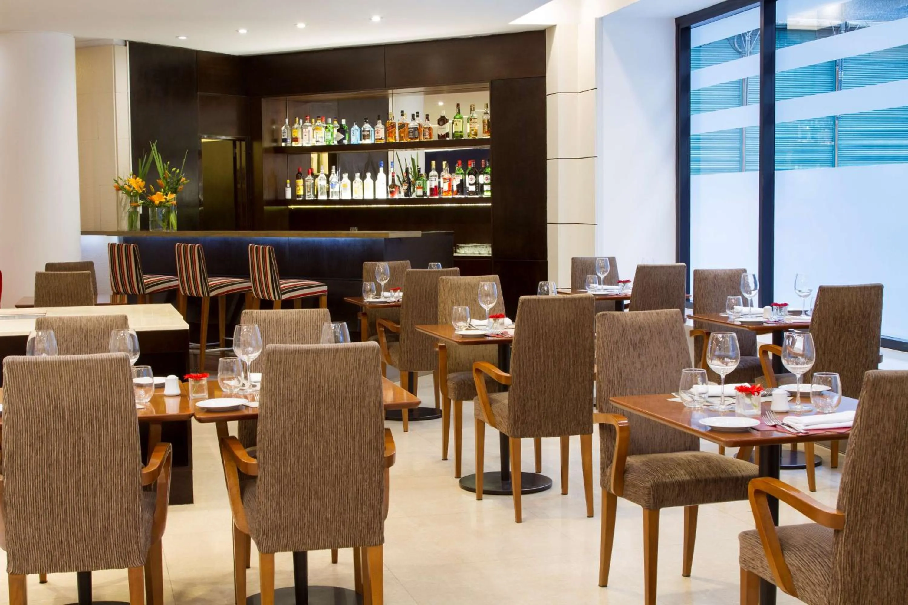 Restaurant/places to eat in NH Buenos Aires Florida