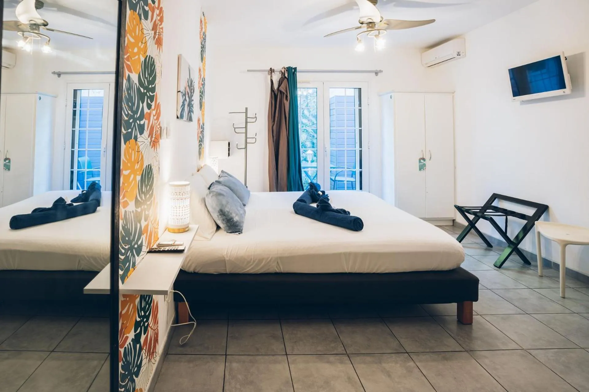 Bedroom, Bed in Lindsey Hôtel