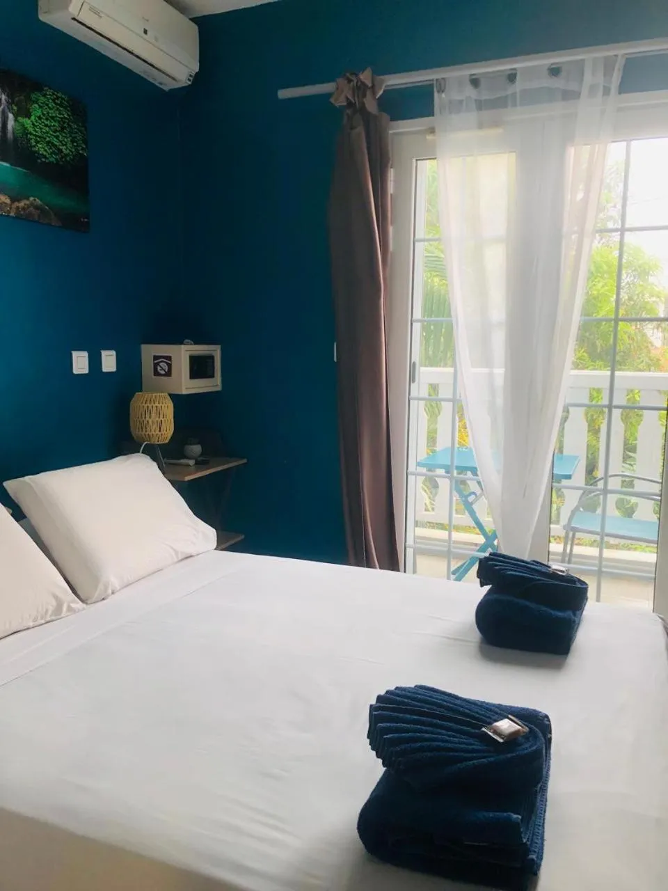 Bed in Lindsey Hôtel